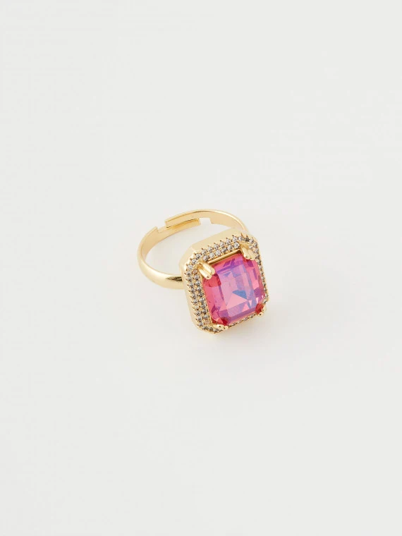 Brass ring with eyelet in fuchsia color