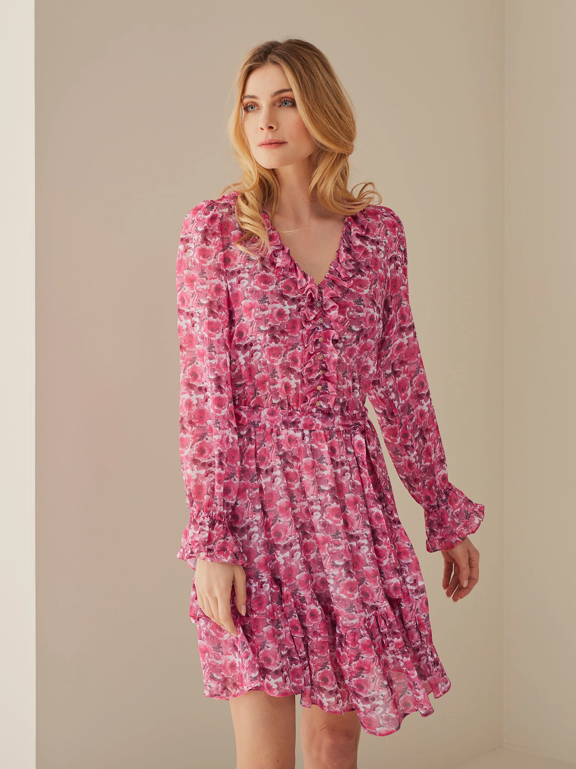 DELICATE FLORAL PATTERN DRESS