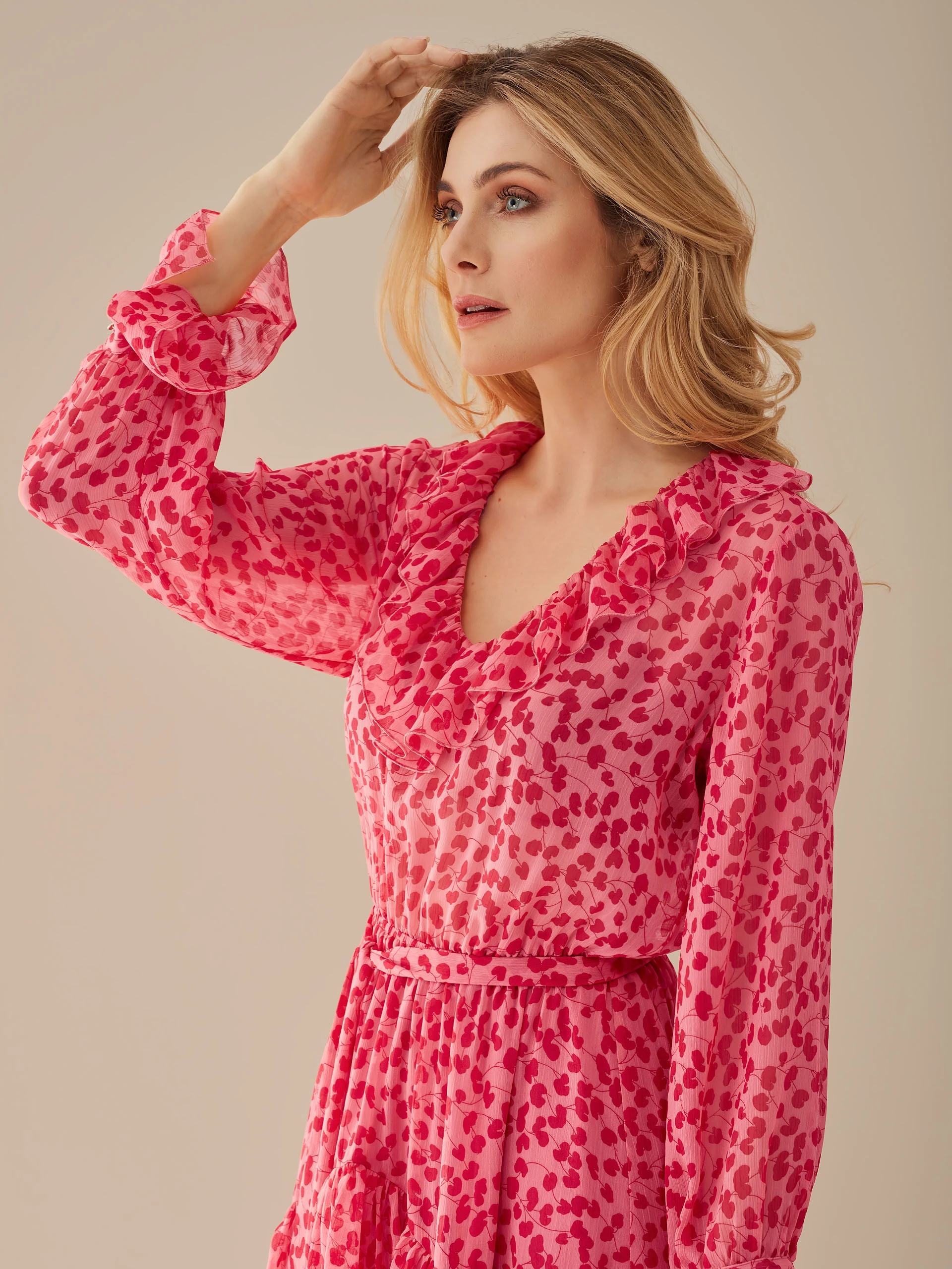 DRESS WITH FRILLS