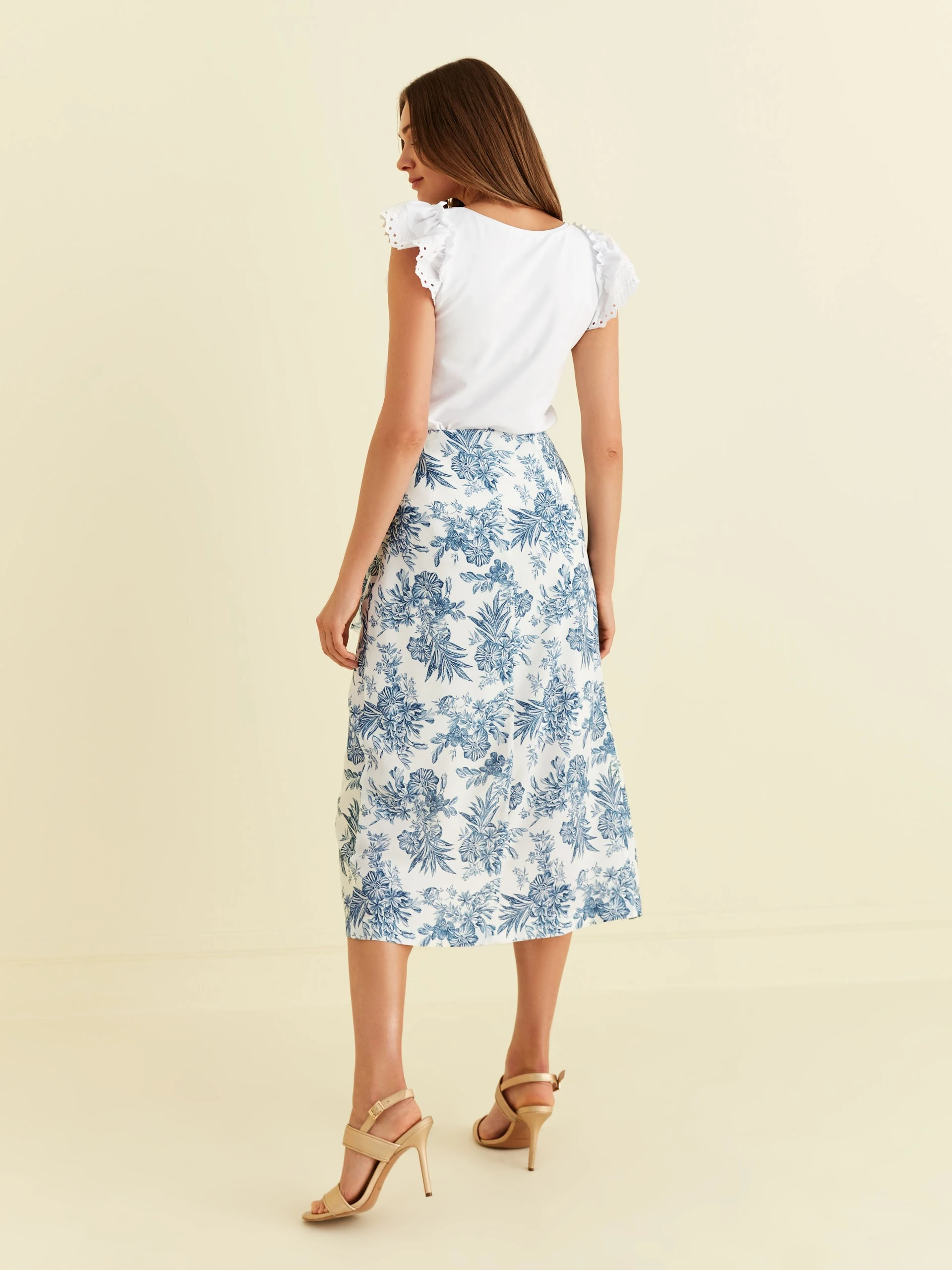 T-SHIRT WITH RUFFLED SLEEVES