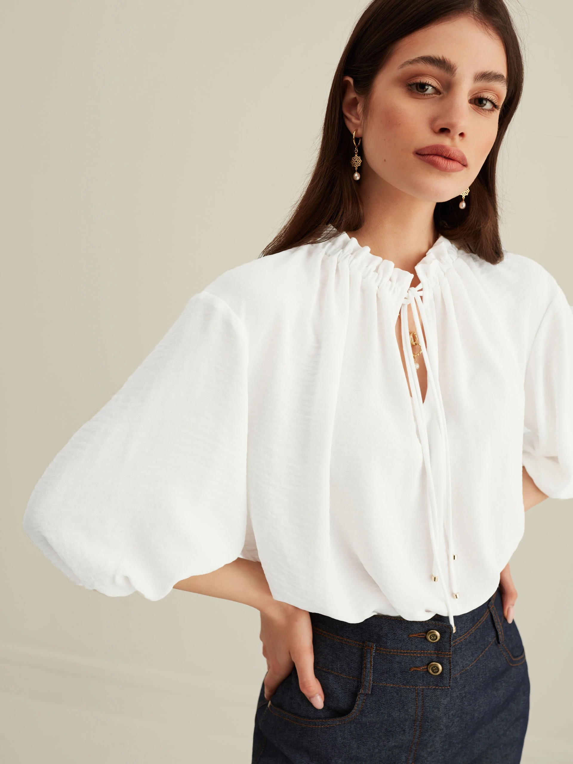 WHITE BLOUSE WITH WIDE SLEEVES