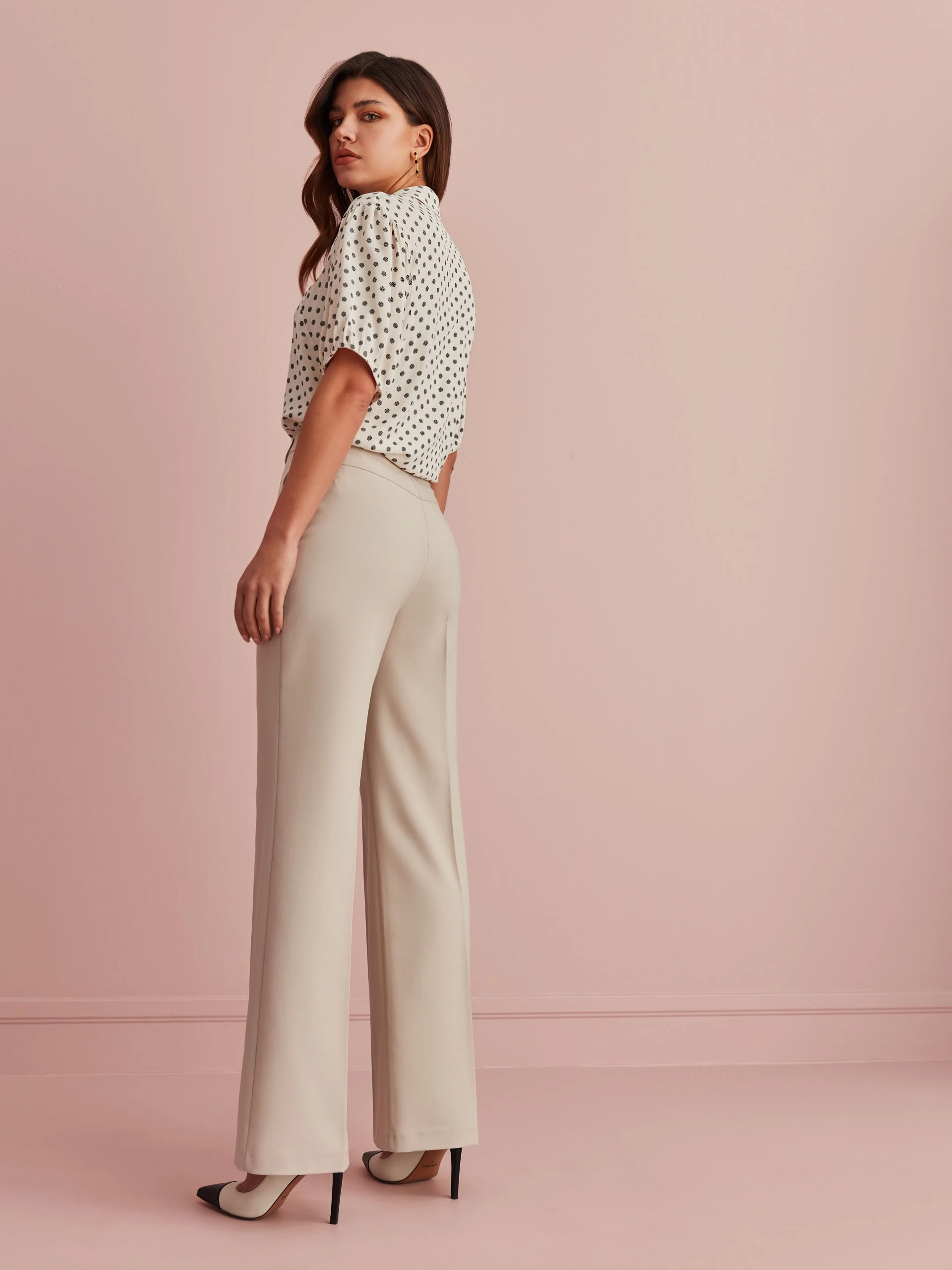 WHITE BLOUSE WITH A FINE PATTERN