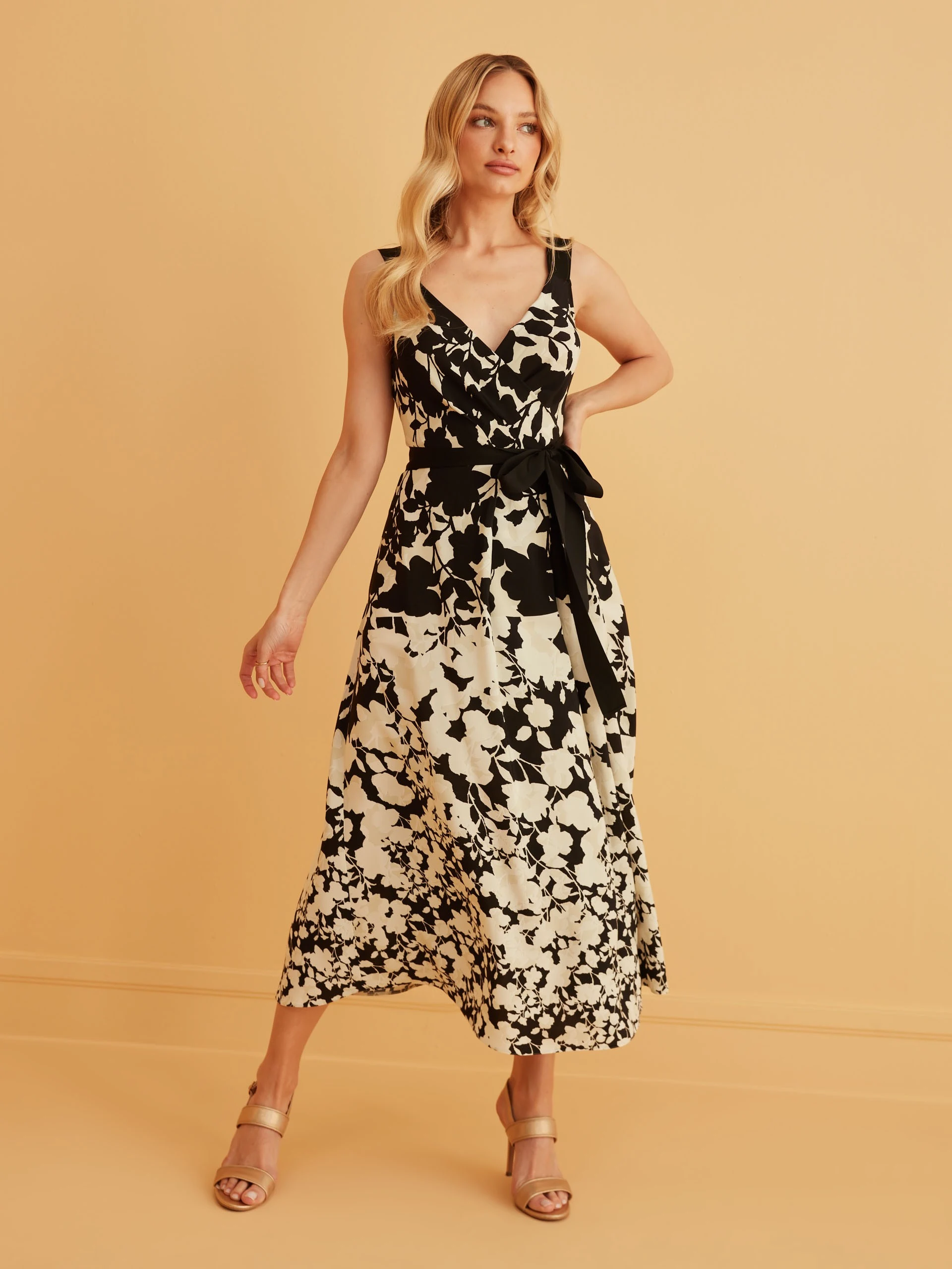MIDI DRESS WITH BLACK AND WHITE PATTERN