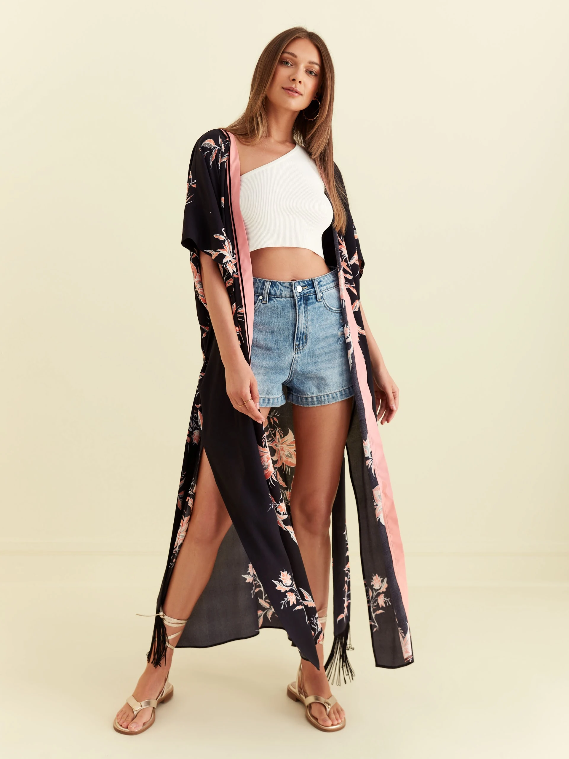 KIMONO IN FLORAL PRINT