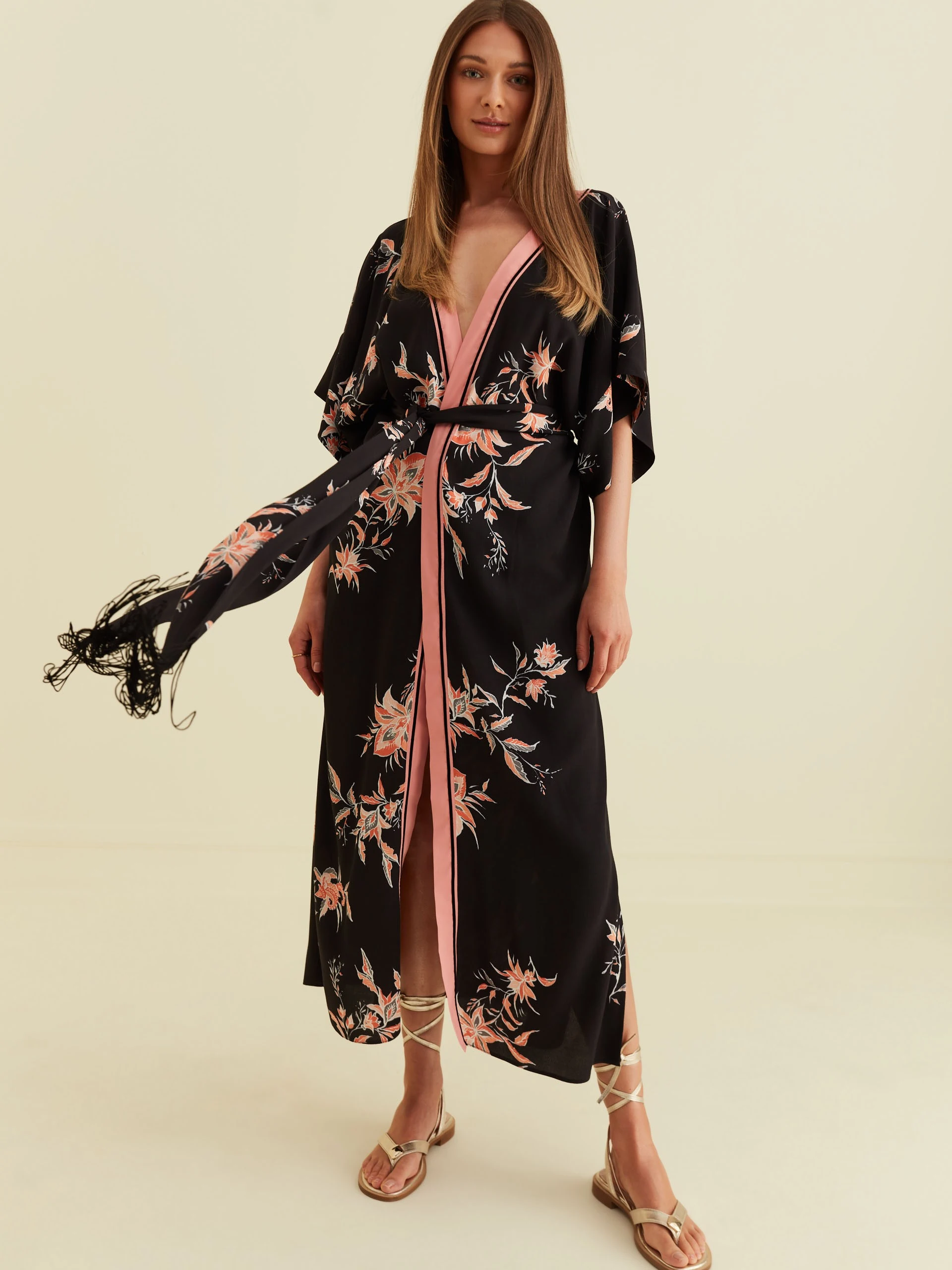 KIMONO IN FLORAL PRINT