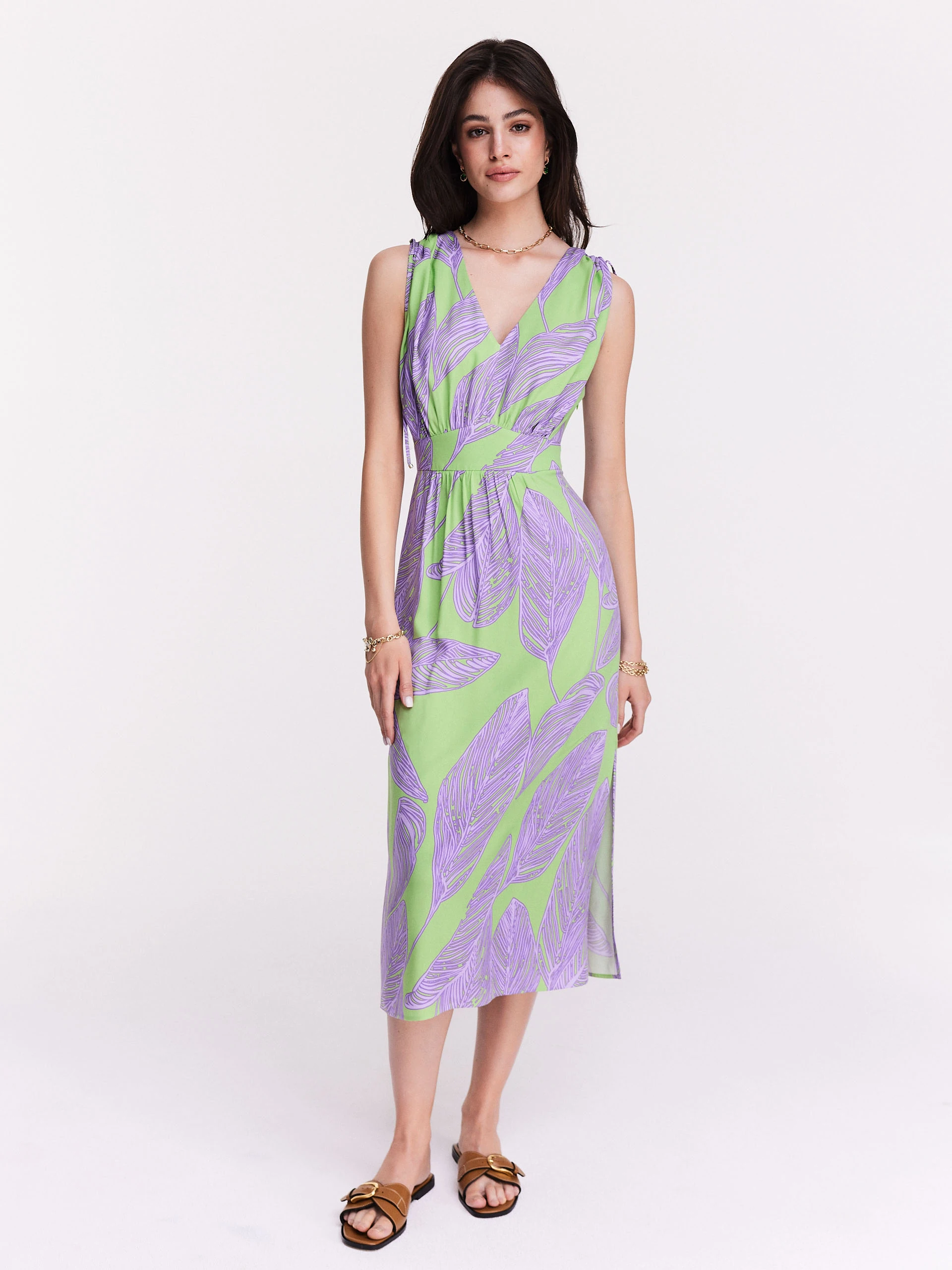 Long pistachio dress with lavender pattern