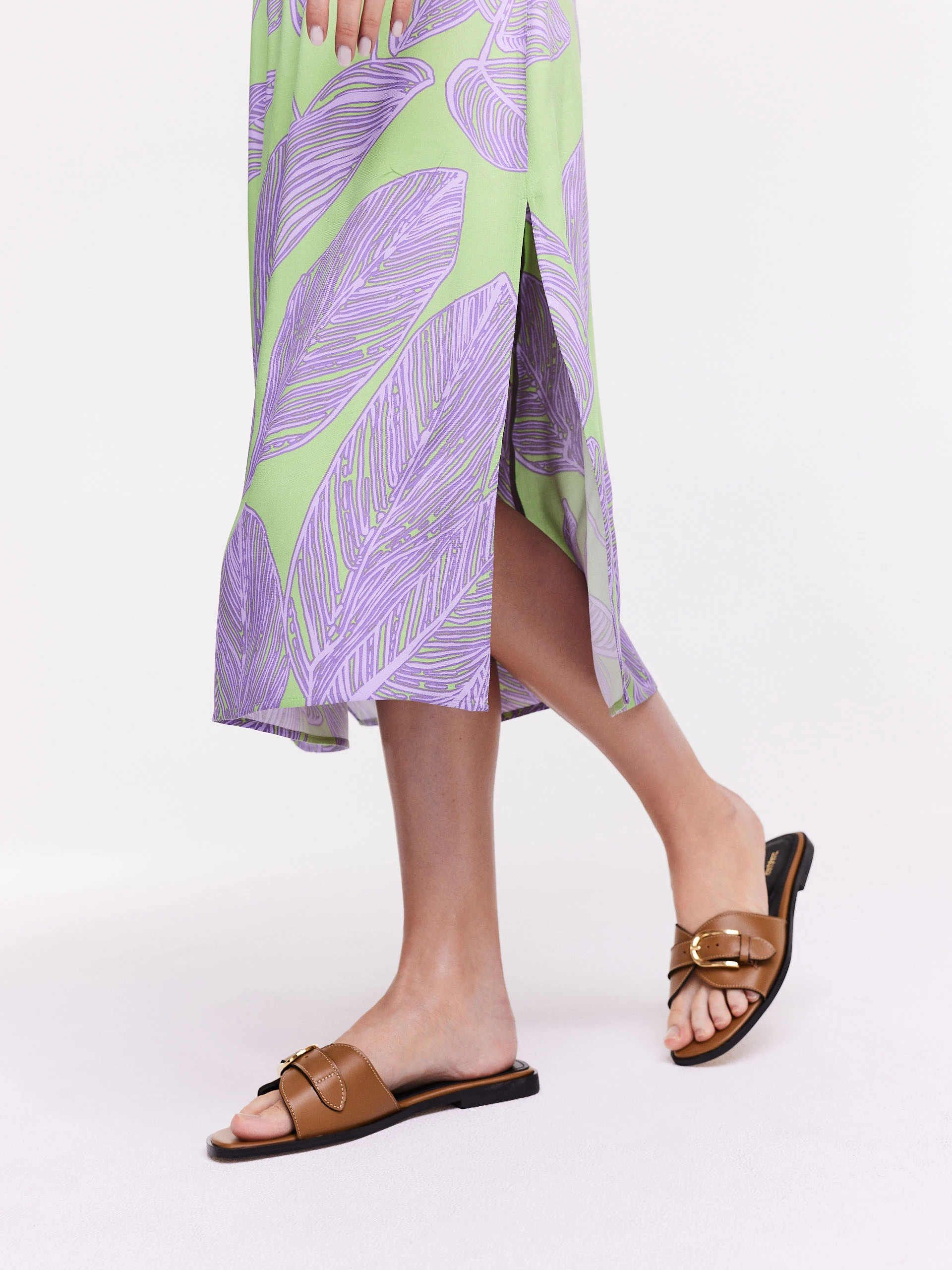 Long pistachio dress with lavender pattern