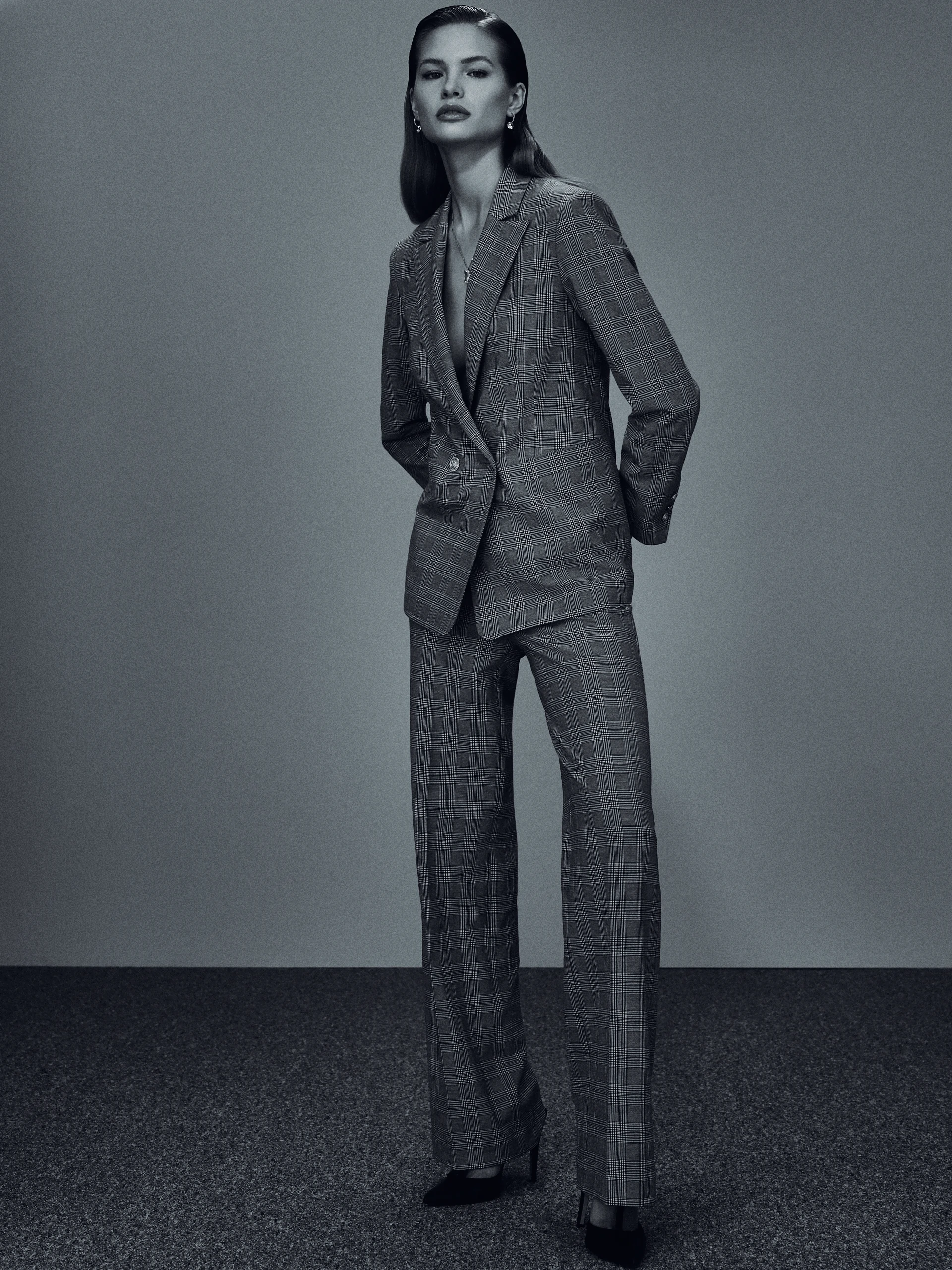 High-waisted plaid pants
