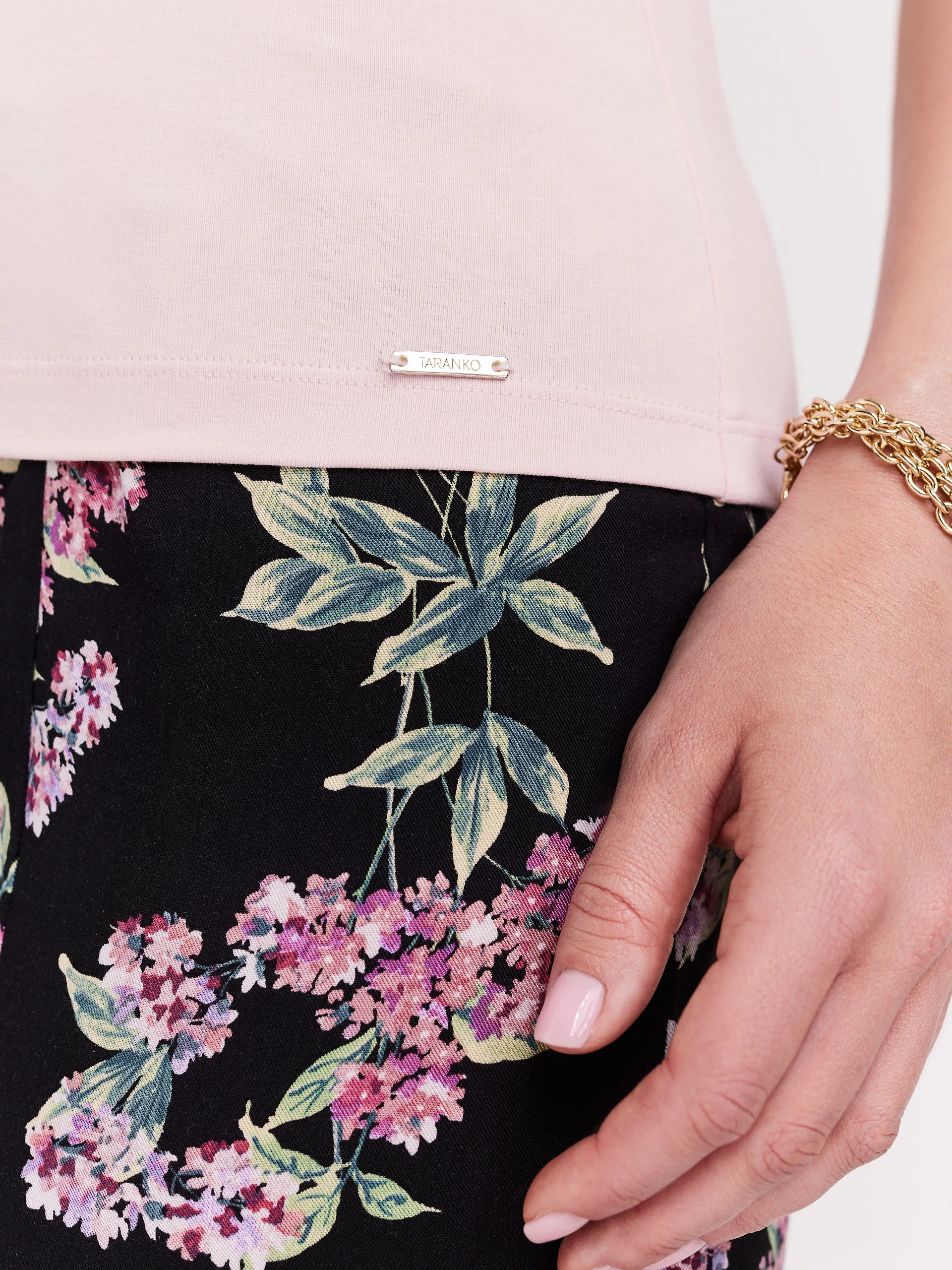 Black viscose floral skirt