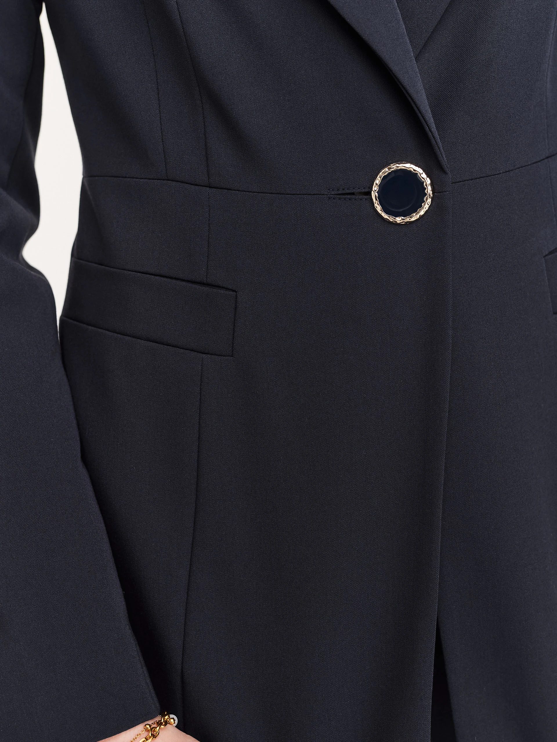 Elegant one-button waist jacket