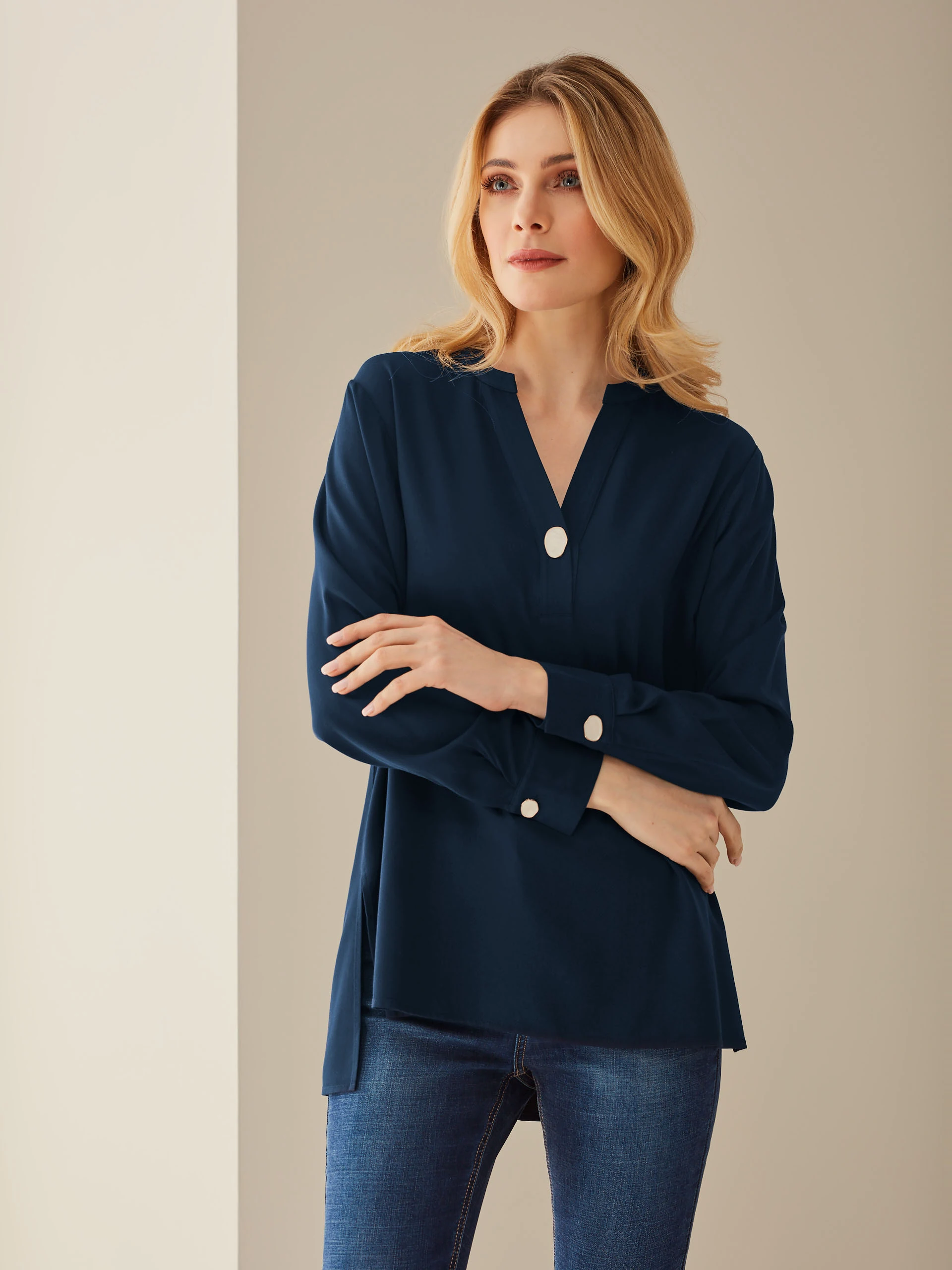 OVERSIZED BUTTON-DOWN BLOUSE