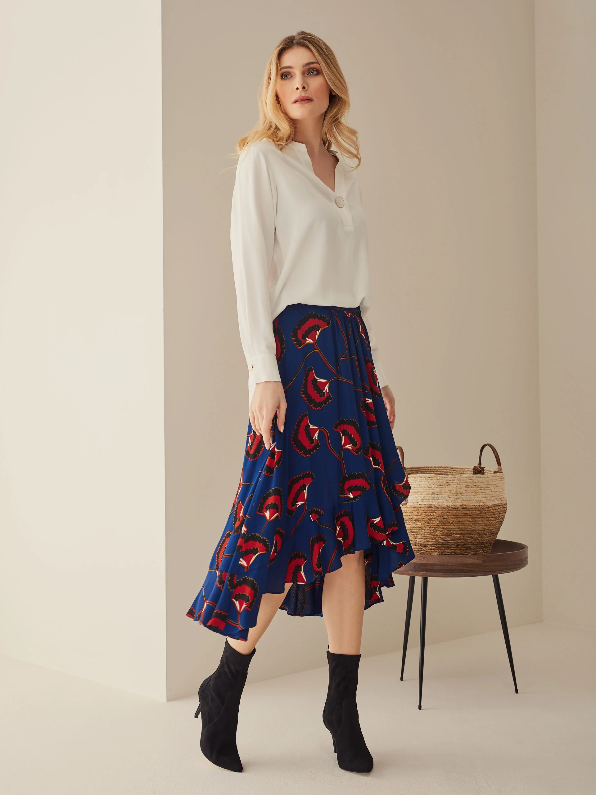 ENVELOPE SKIRT WITH RUFFLE