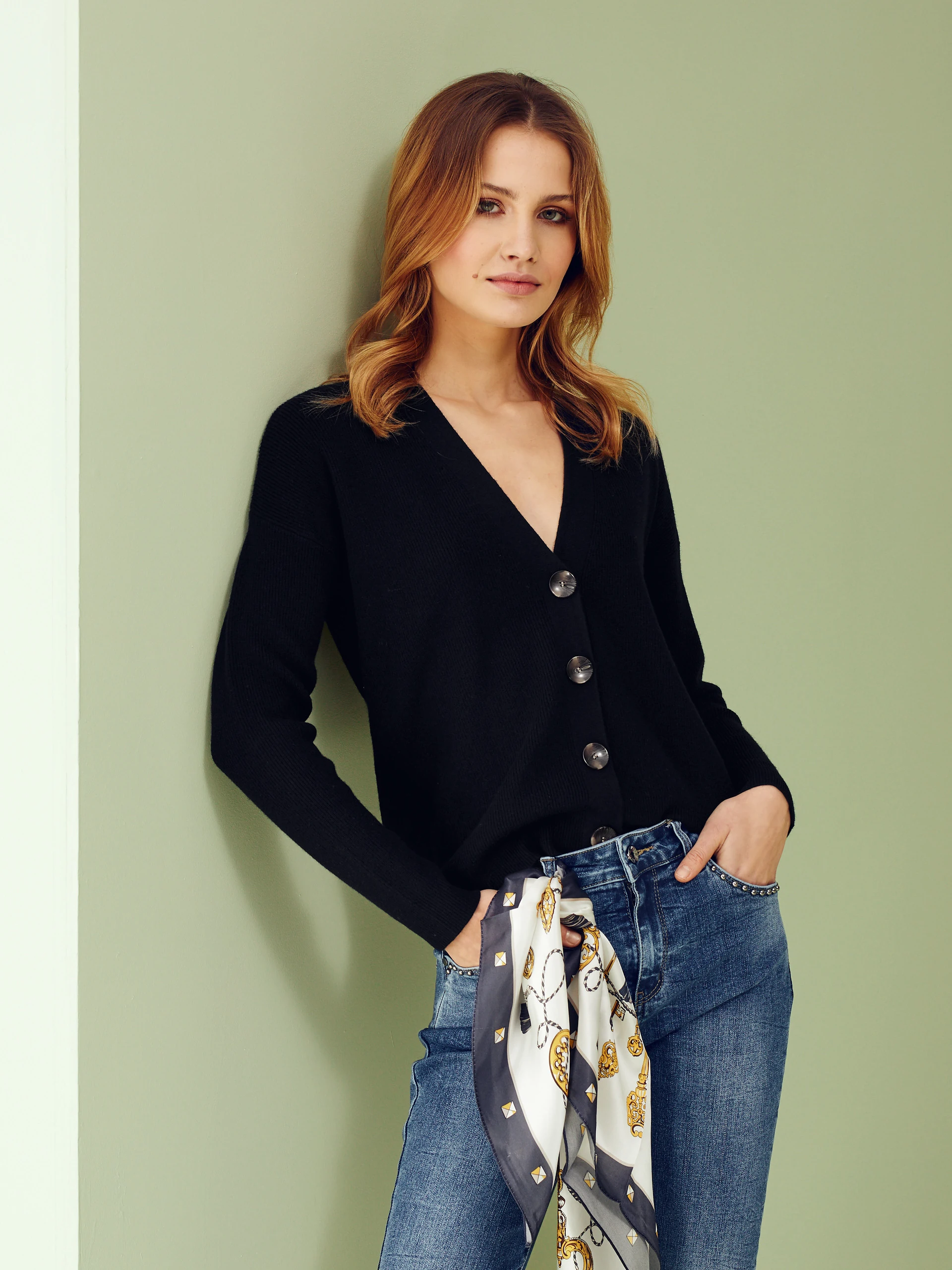 CARDIGAN WITH BIG BUTTONS