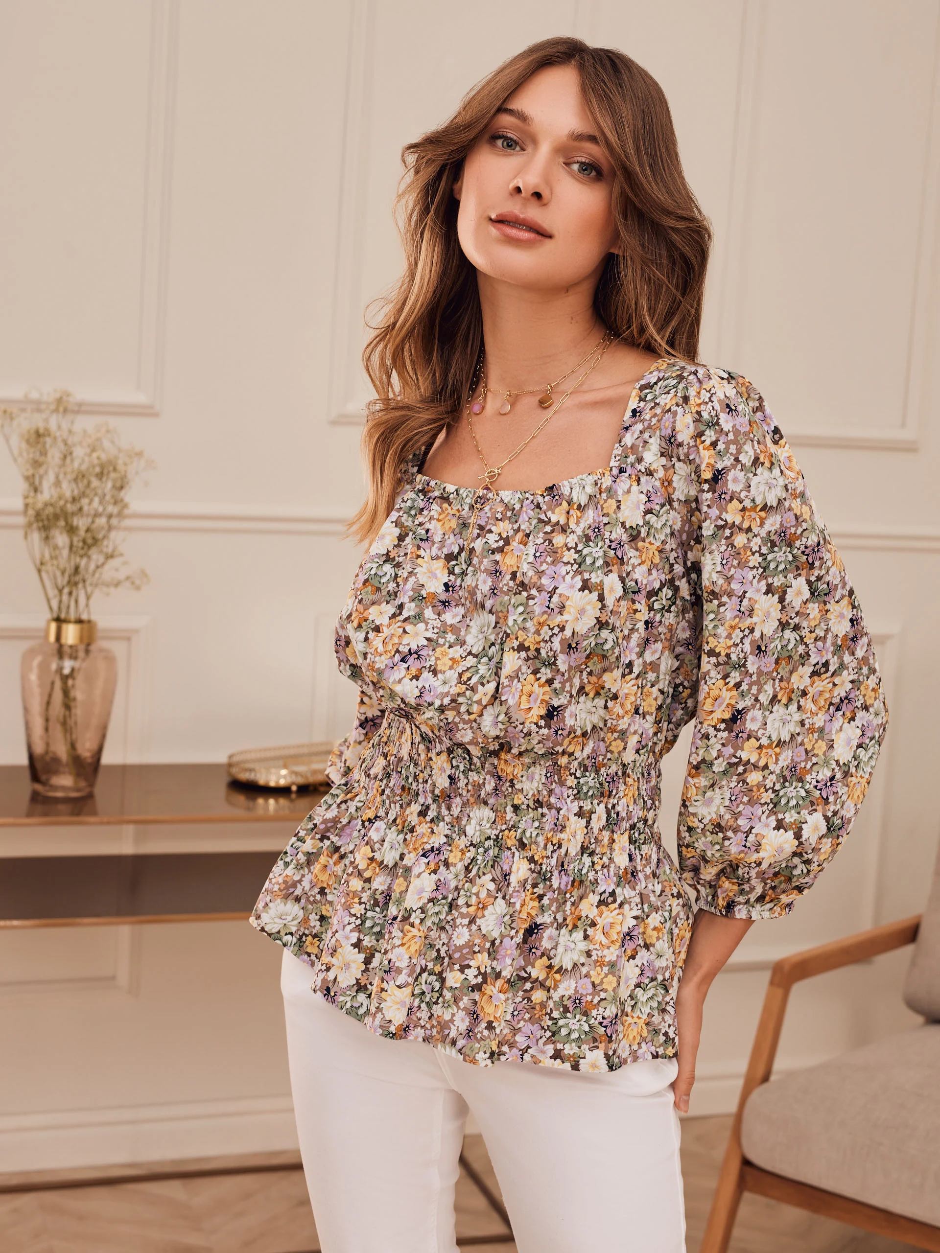 BLOUSE WITH A FINE PATTERN