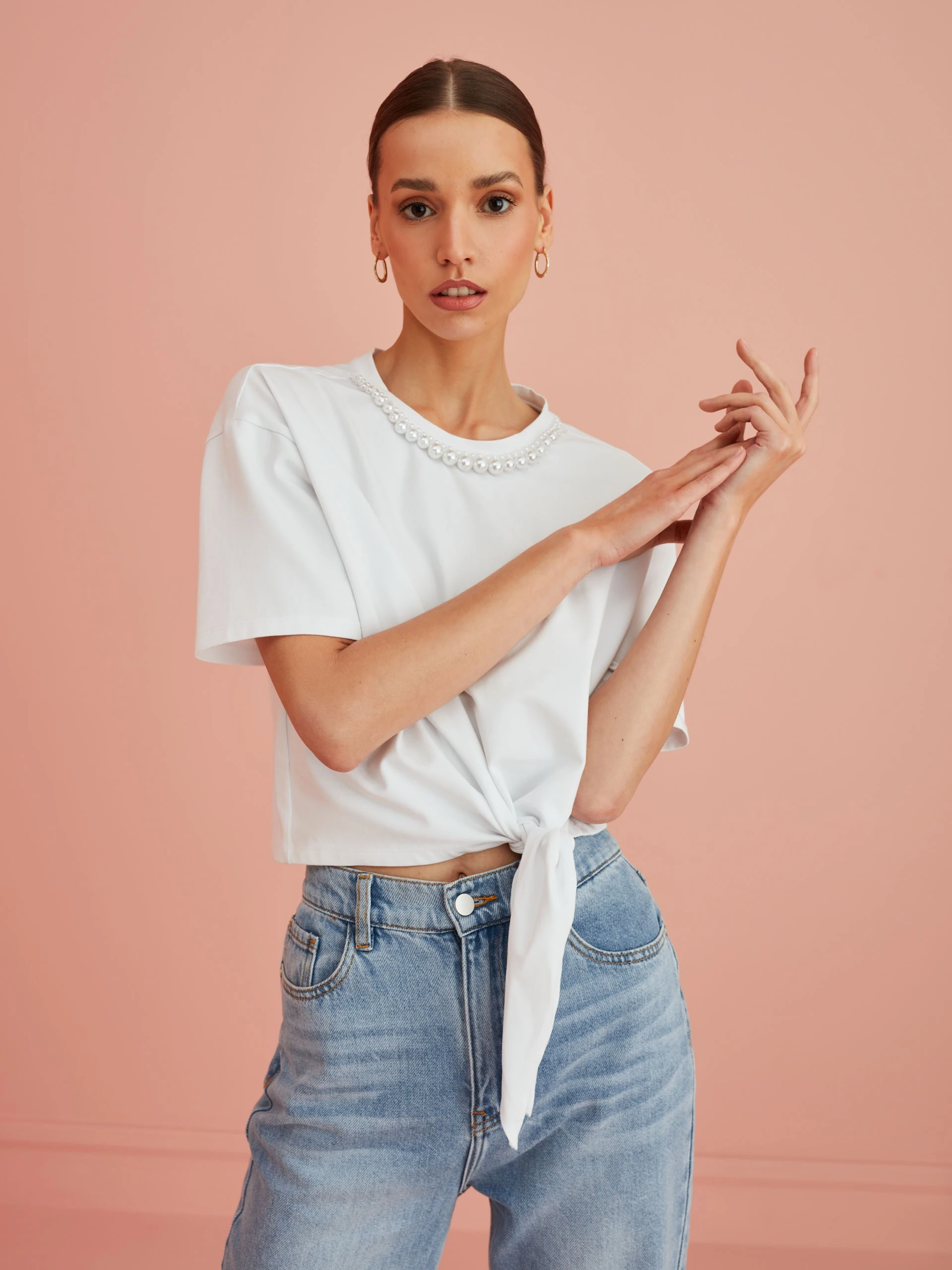 WHITE BLOUSE WITH SUBTLE PEARL DETAILS