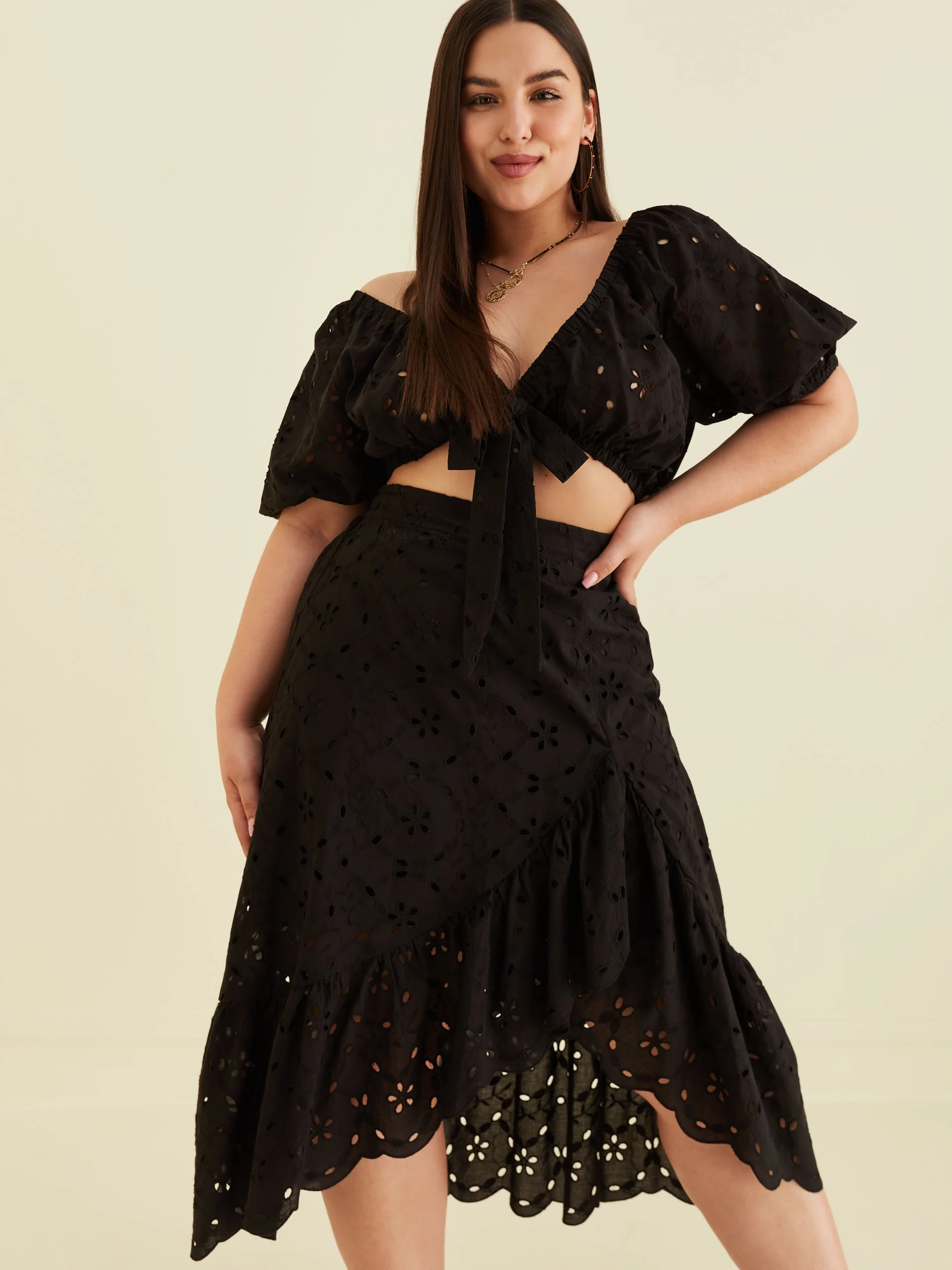 BLACK OPENWORK CROP TOP