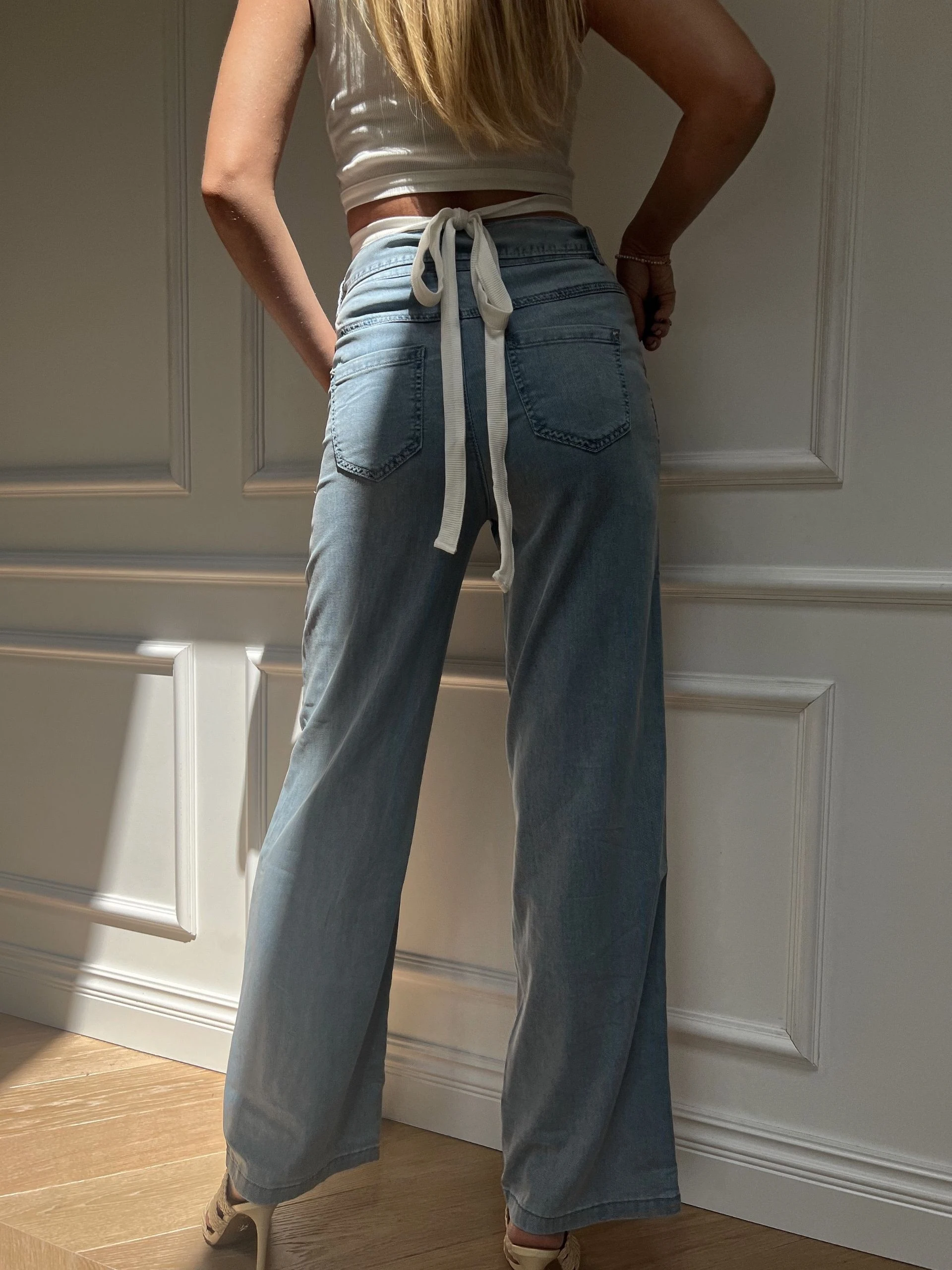 LIGHT BLUE JEANS WITH WIDE LEG