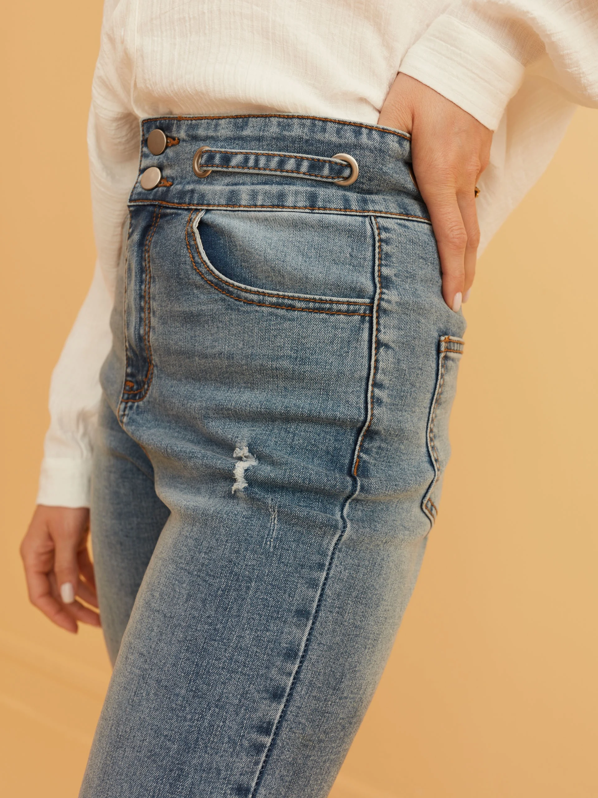 BLUE FLARE JEANS