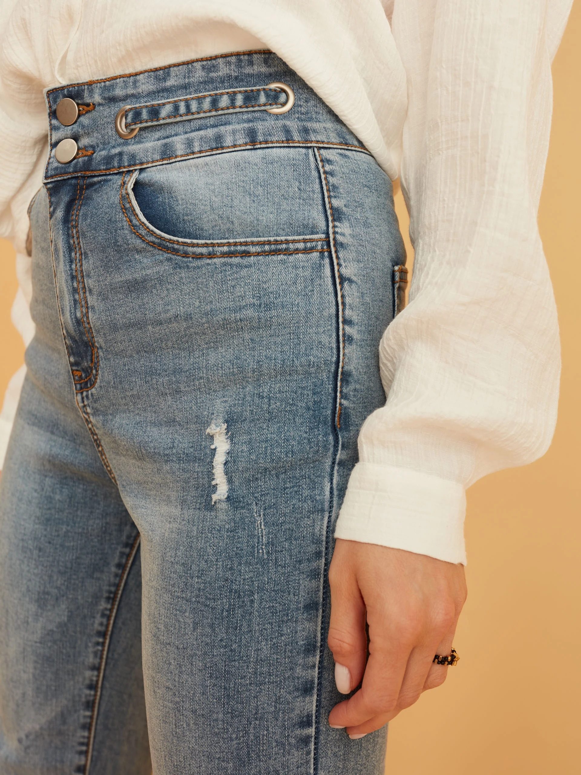 BLUE FLARE JEANS