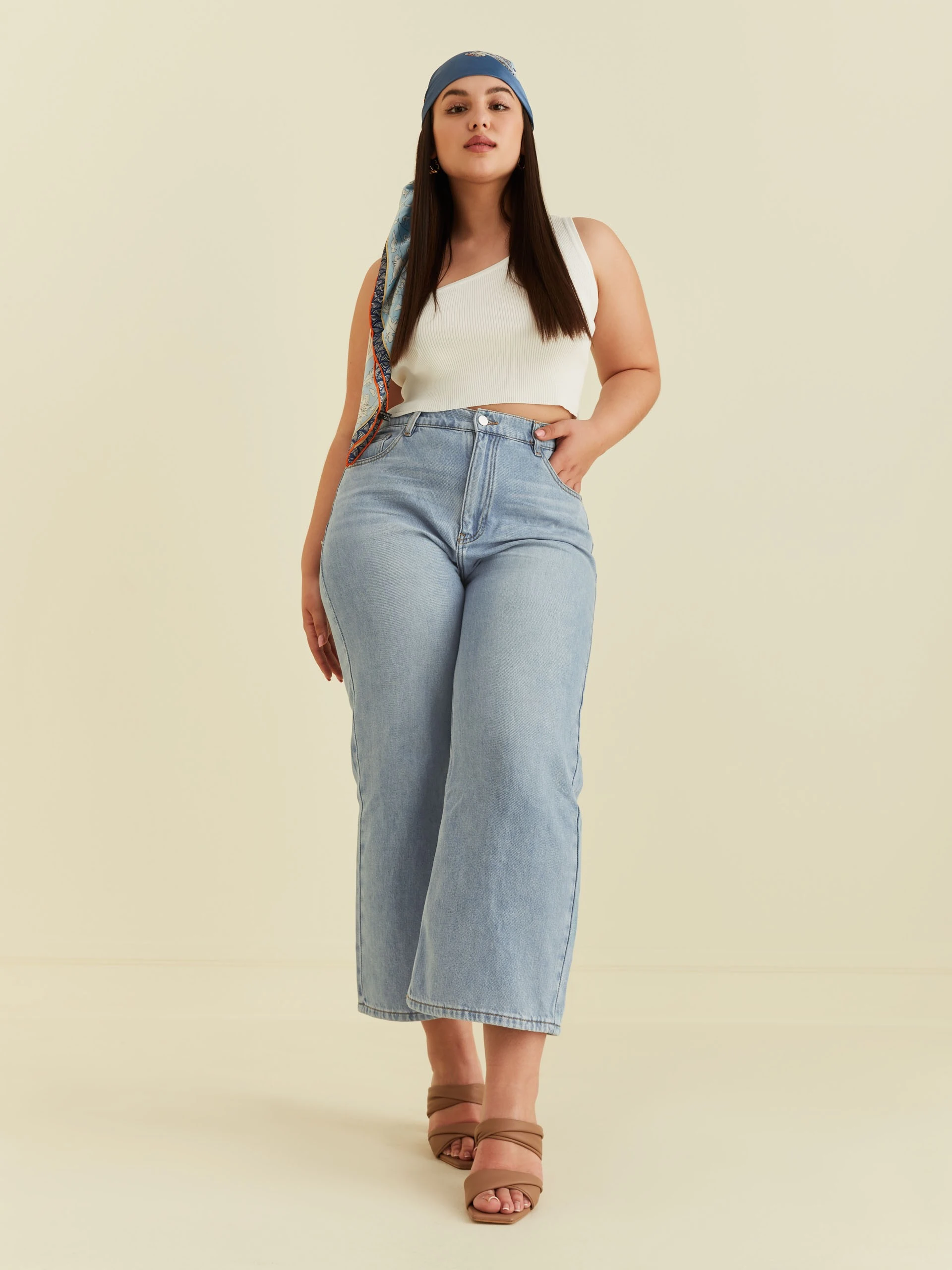 WIDE-LEG JEANS