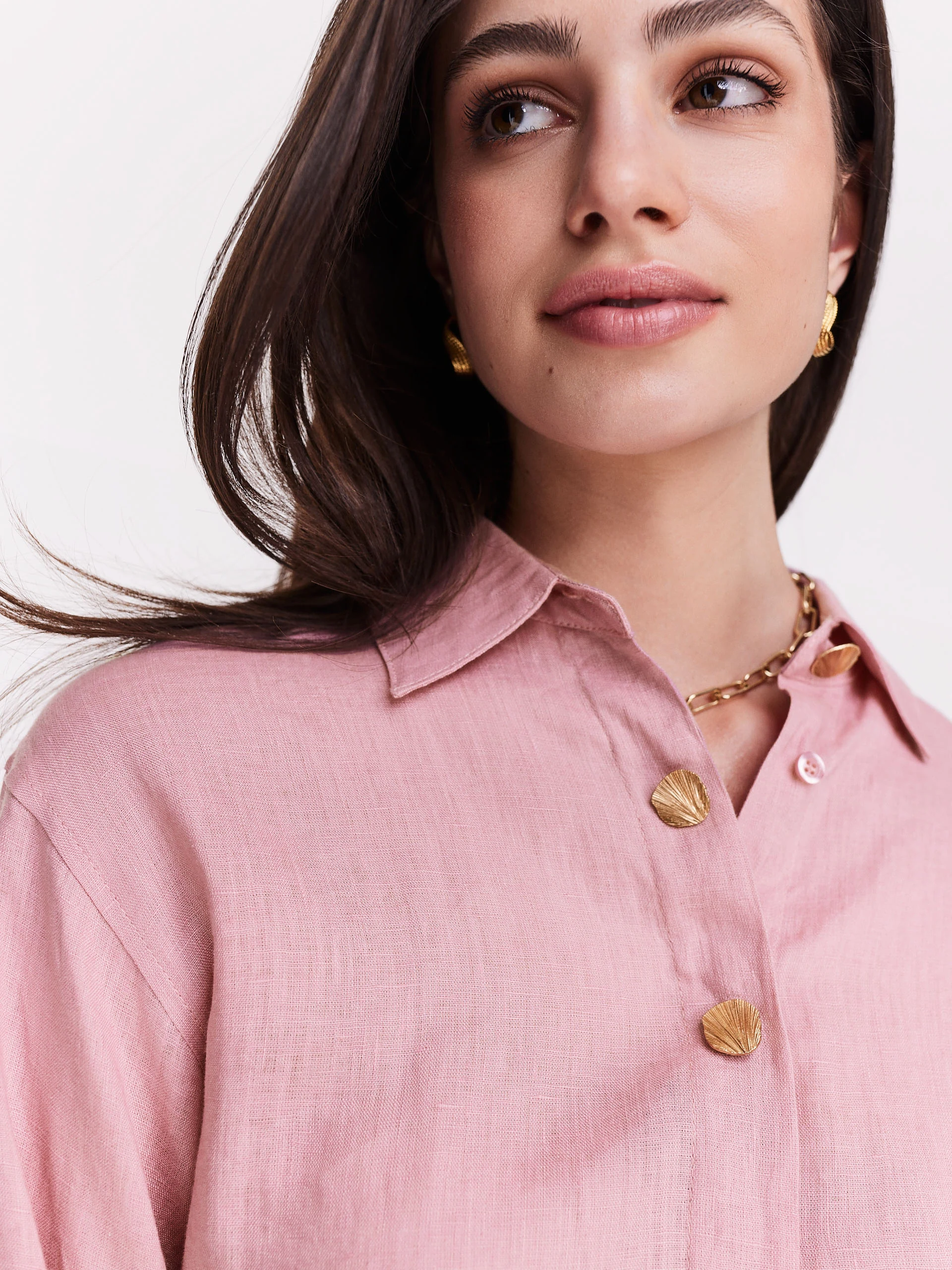 Light pink shirt with oversize cut