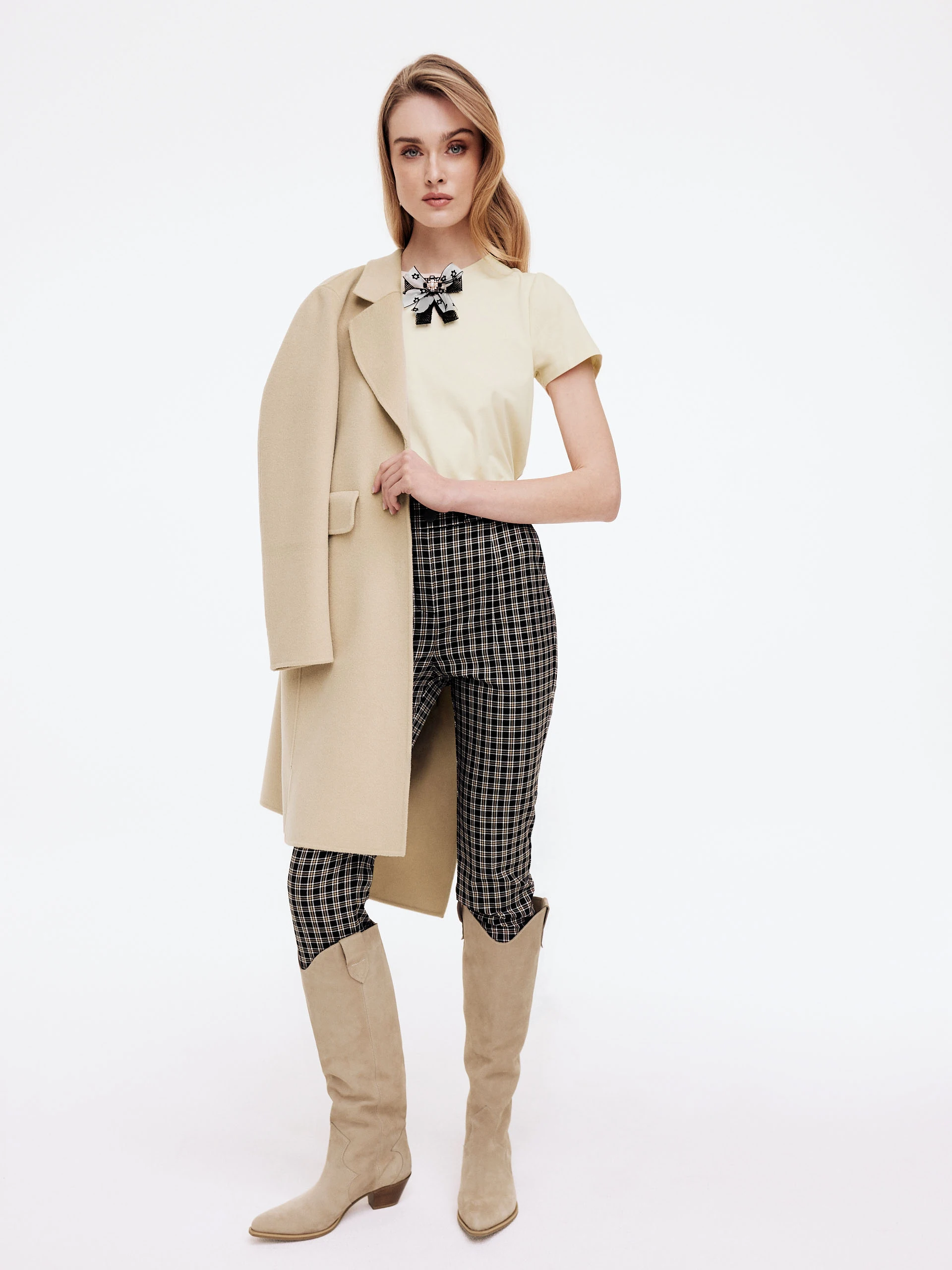 Coat in ecru color