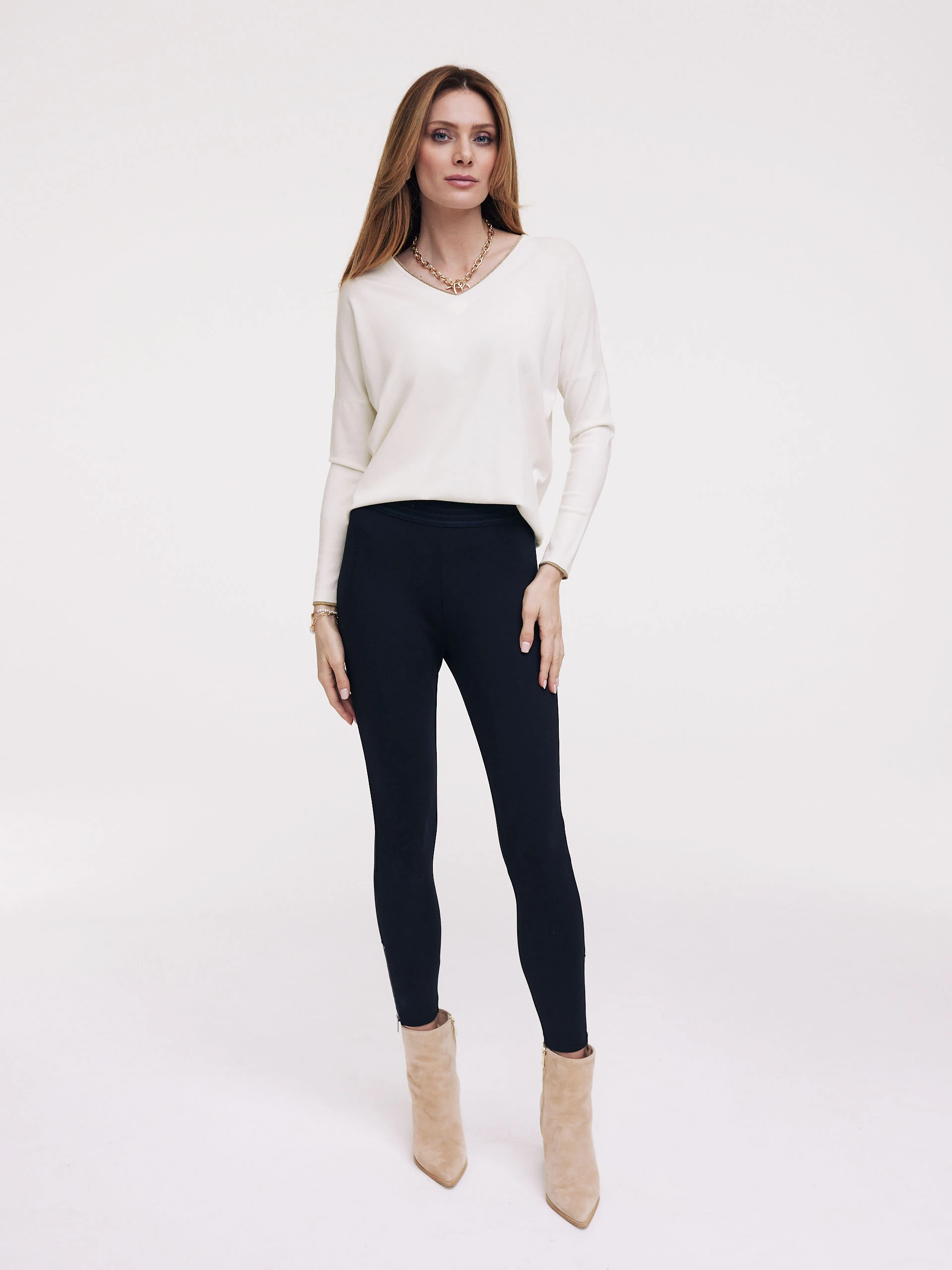 Fitted black pants