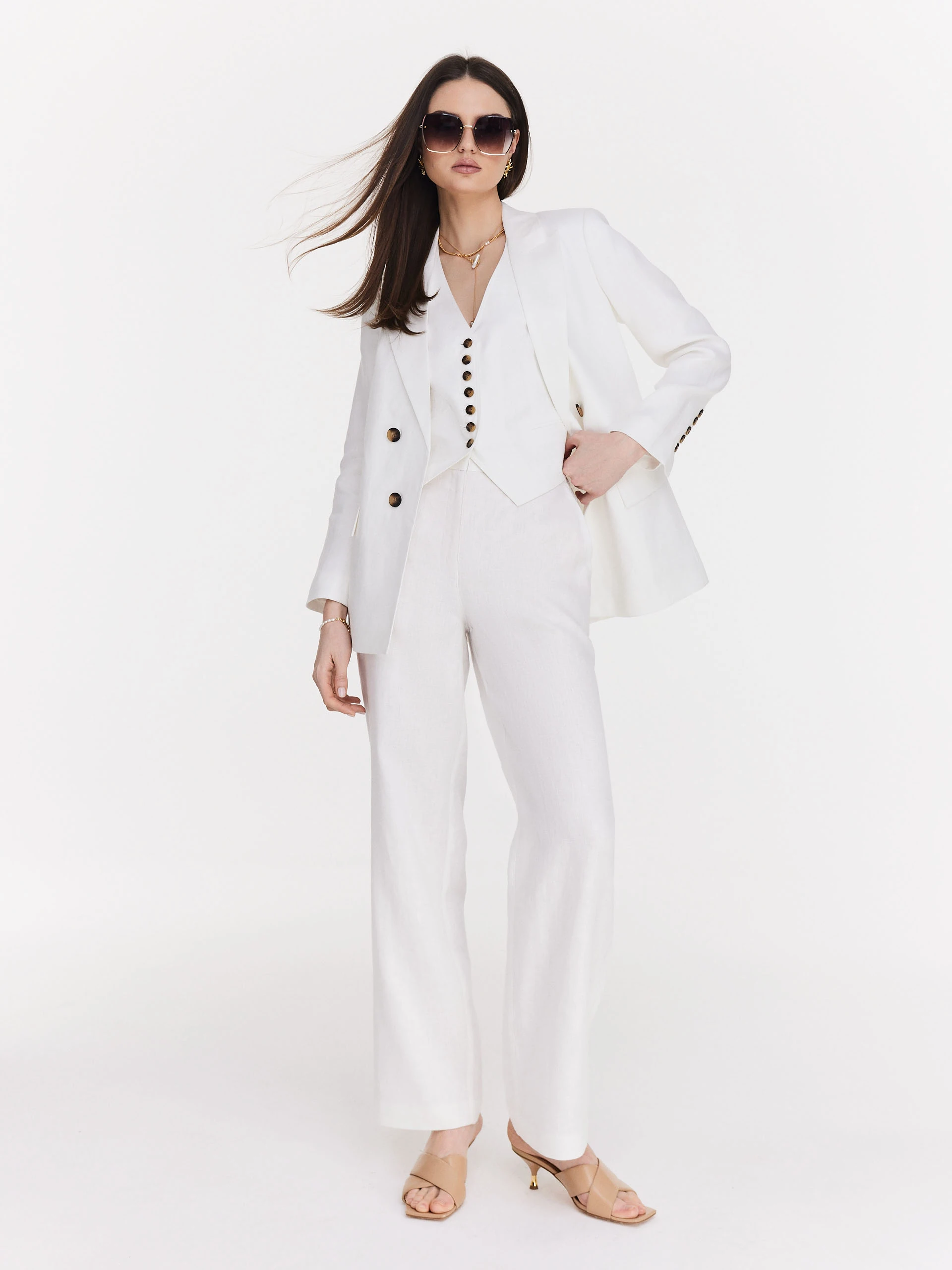 Elegant white button-down vest