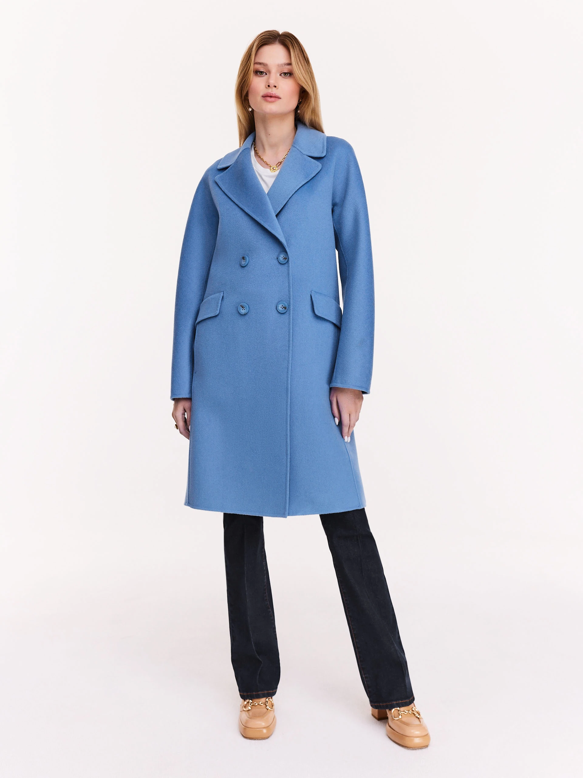 Blue wool coat with a classic cut