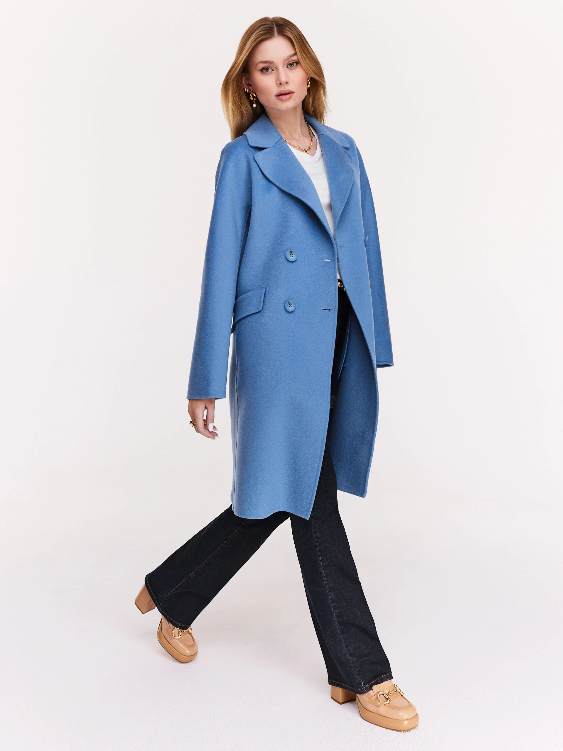 Blue wool coat with a classic cut