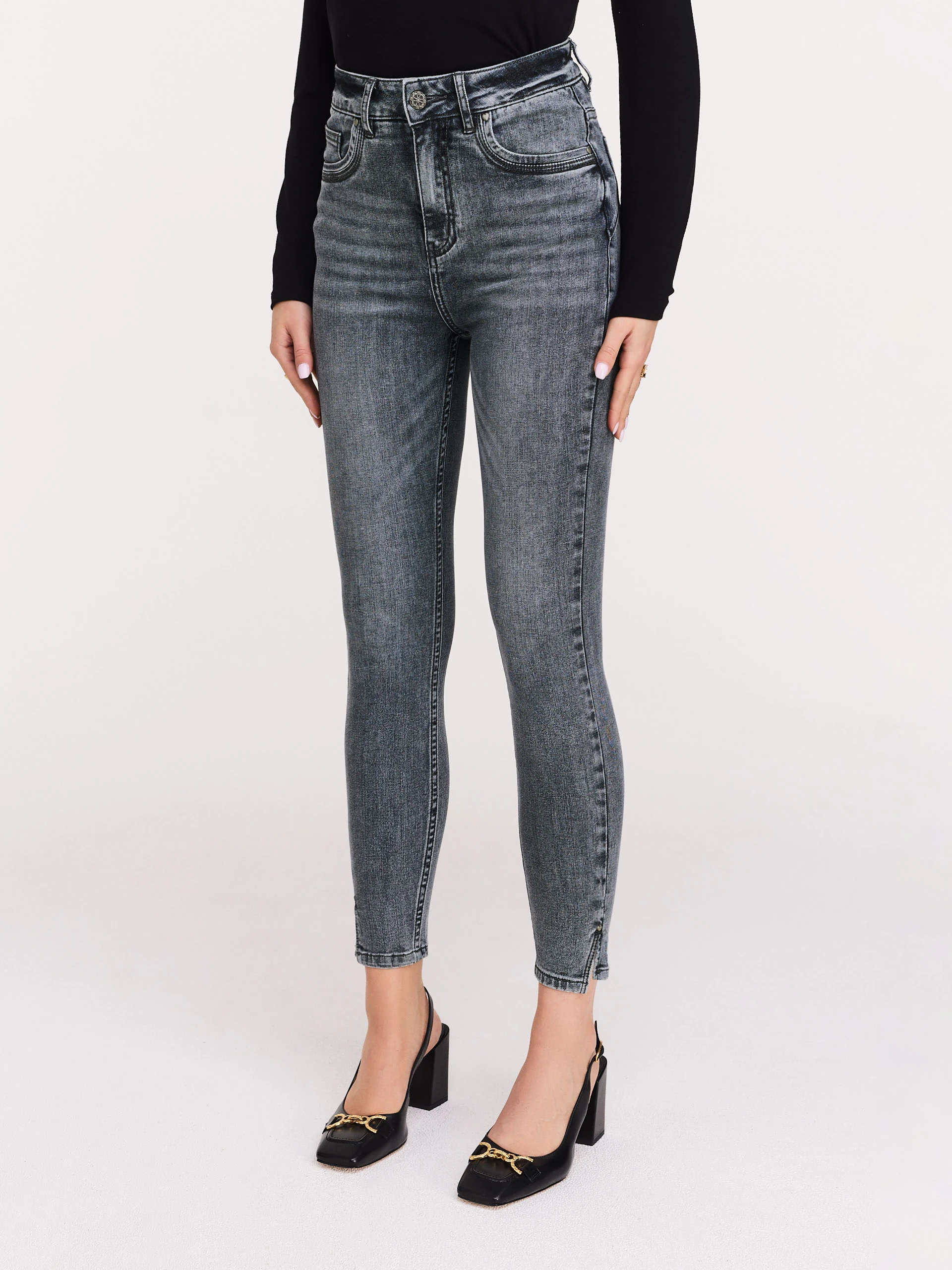 Light grey high-waisted tube jeans