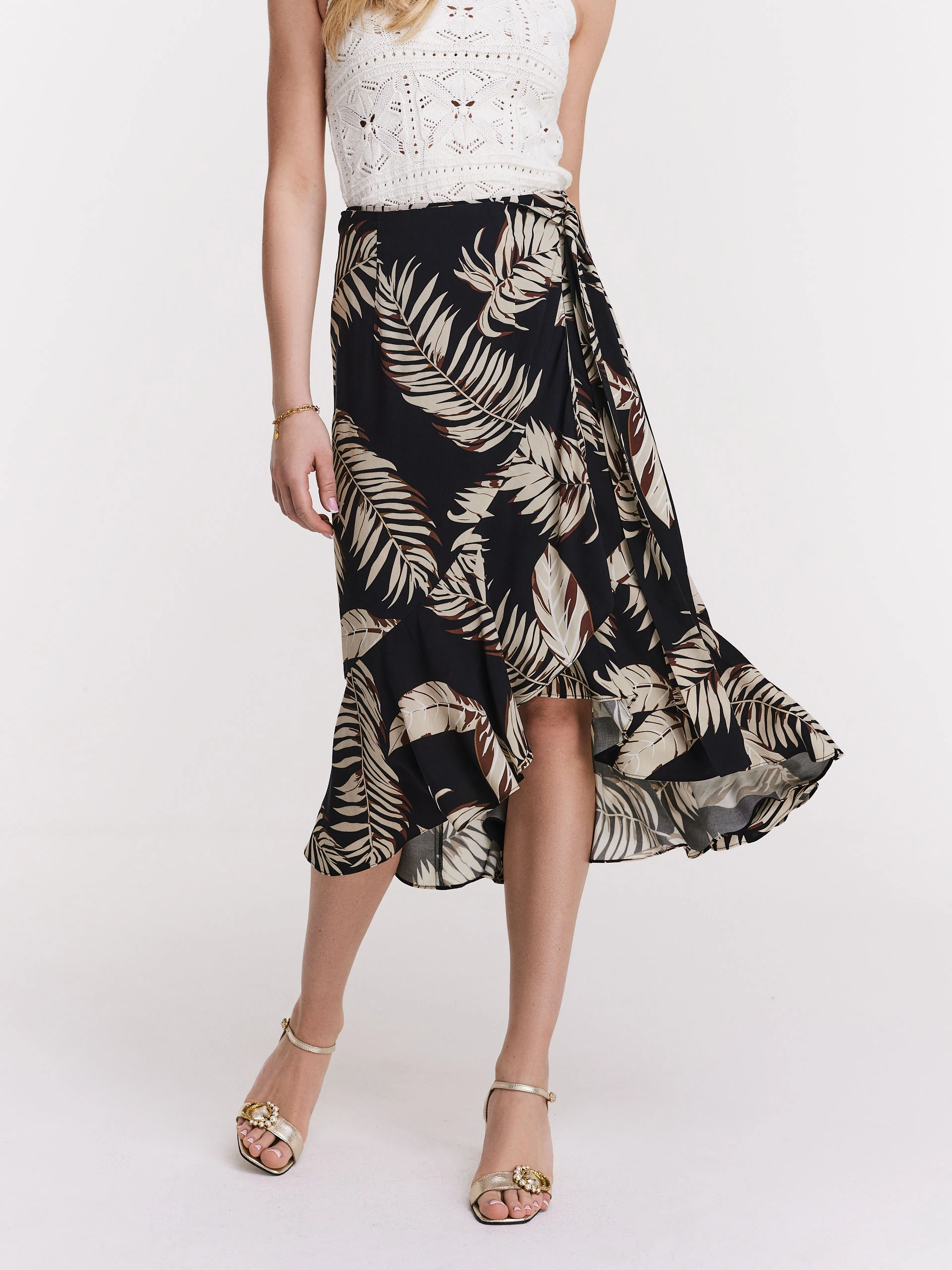 Black skirt with leafy patterns