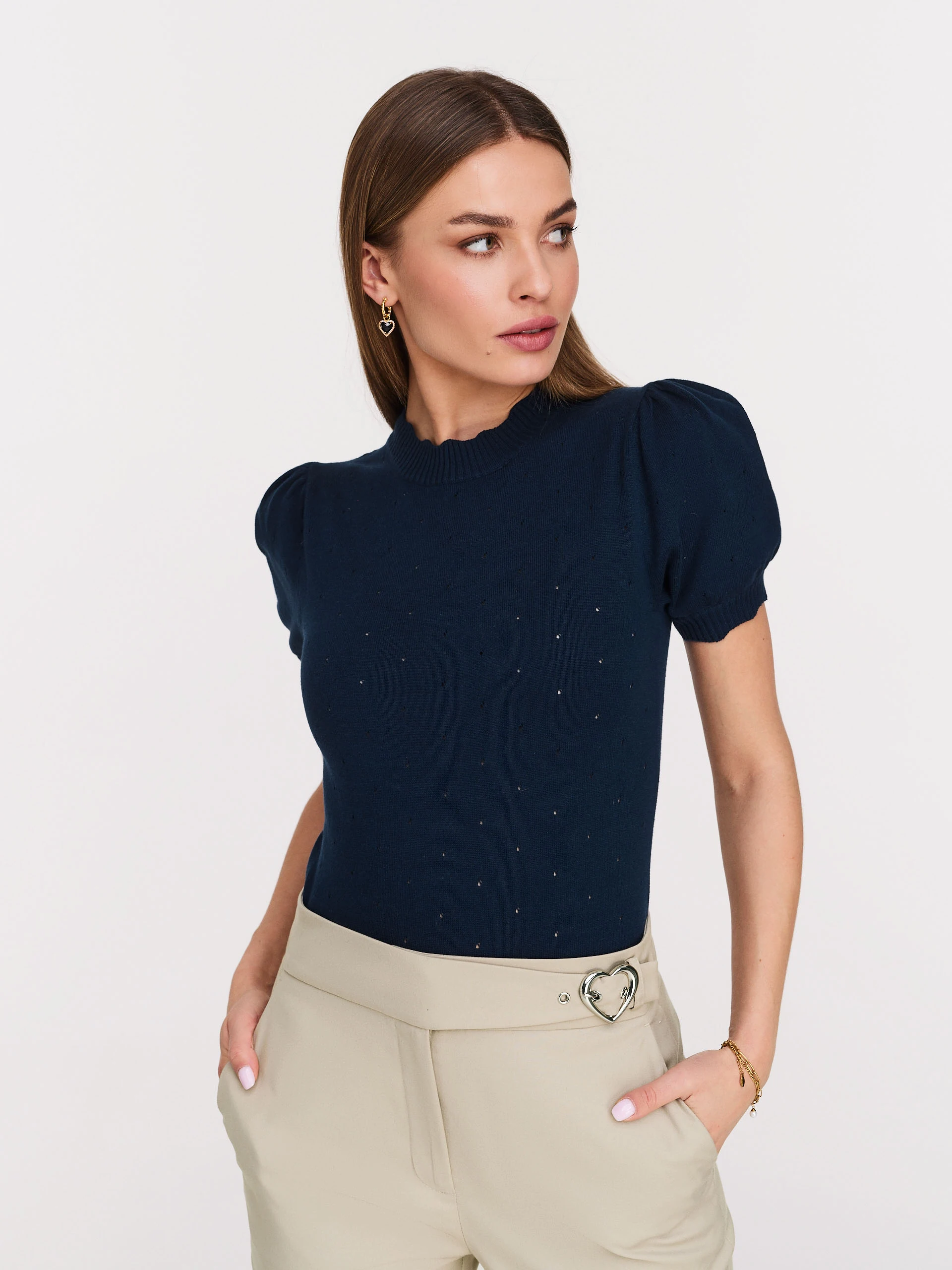 Navy blue sweater with short sleeves with buffets