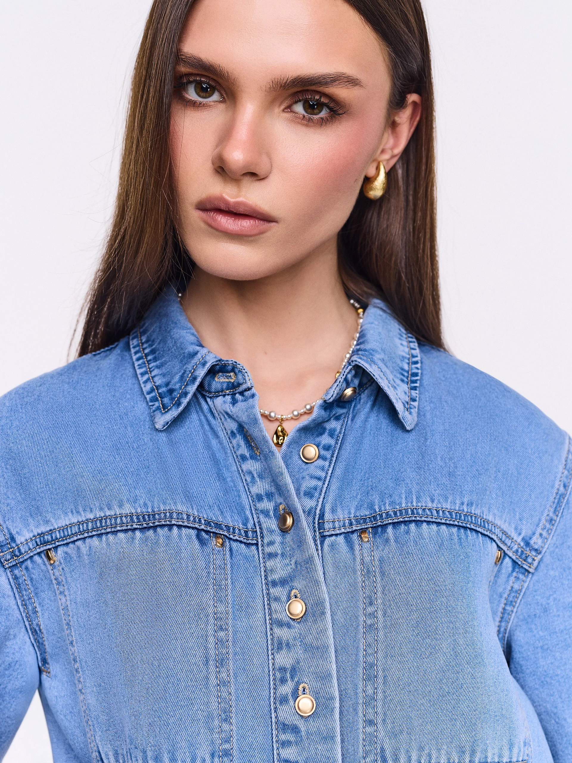 Jasnoniebieski kombinezon z denimu
