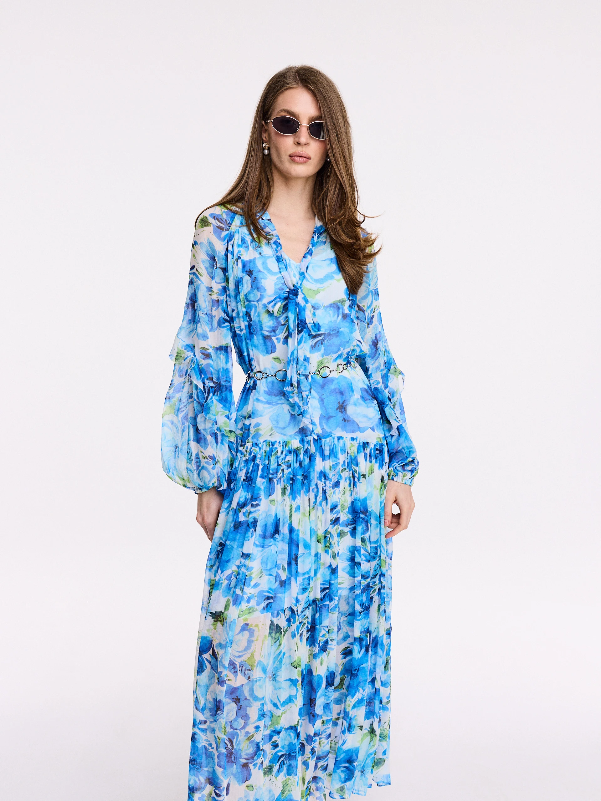 Airy maxi dress with floral pattern