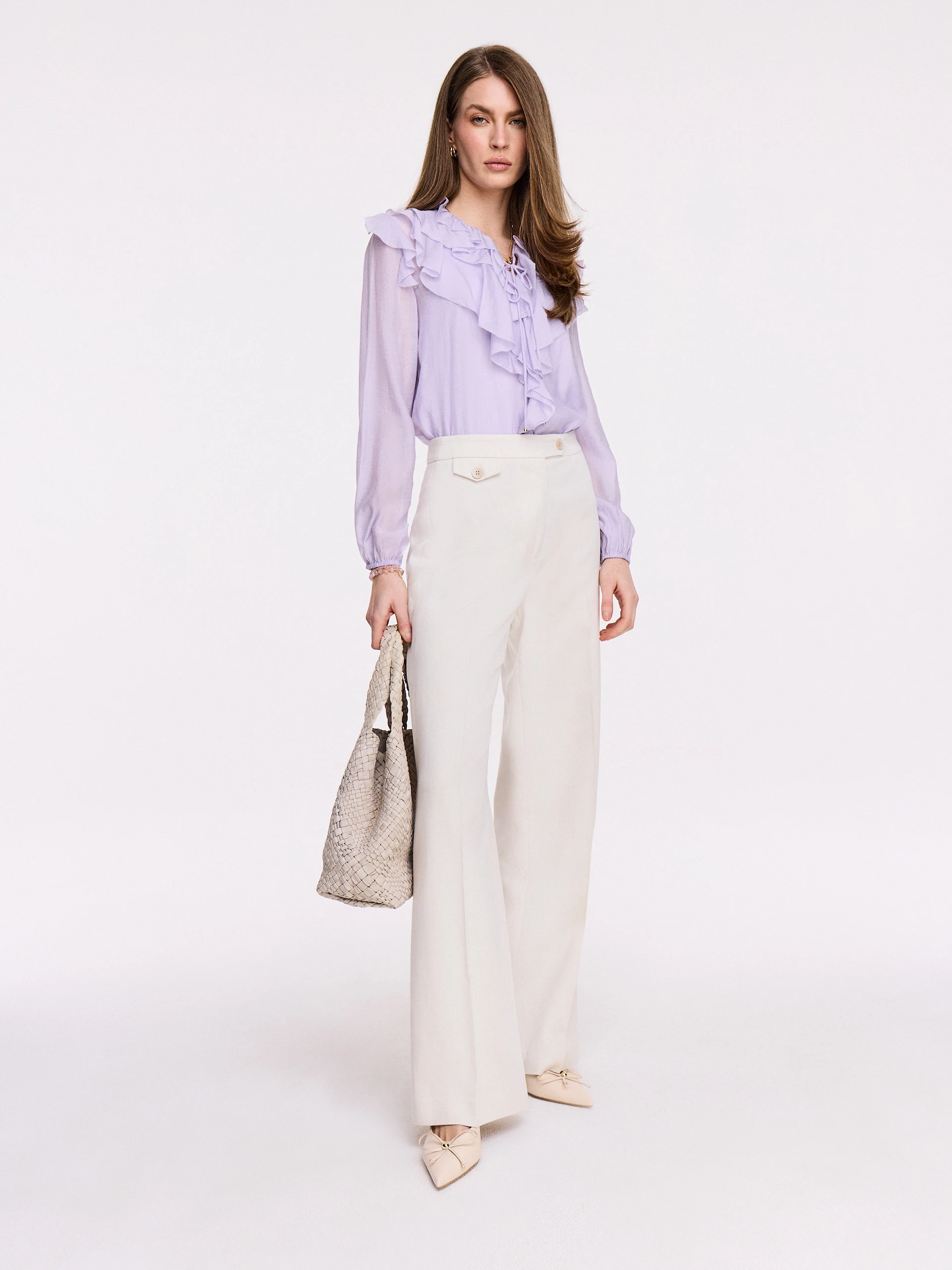 Elegant cream-colored pants made of lyocell with cotton and linen
