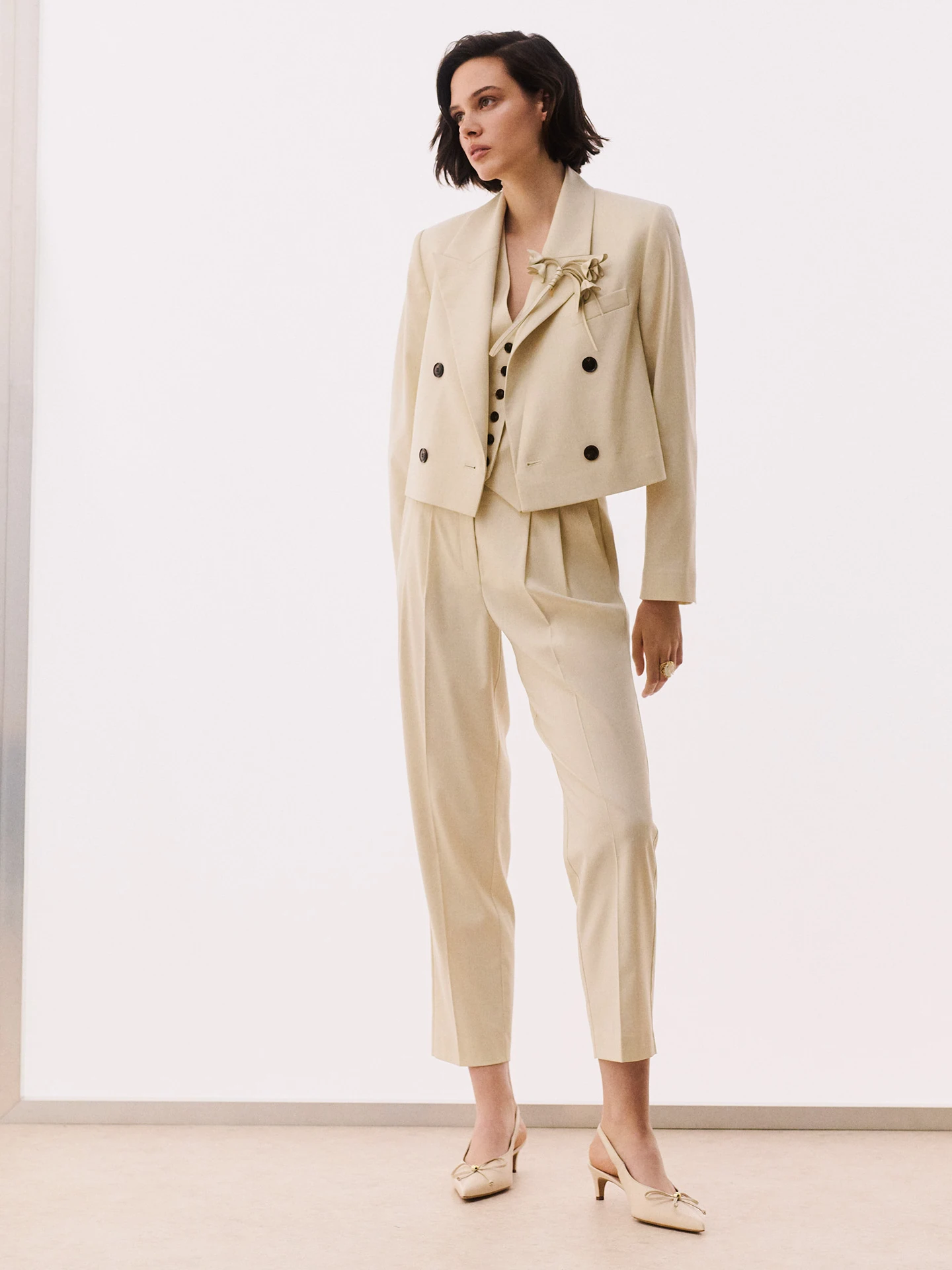 Cream suit pants with pleats
