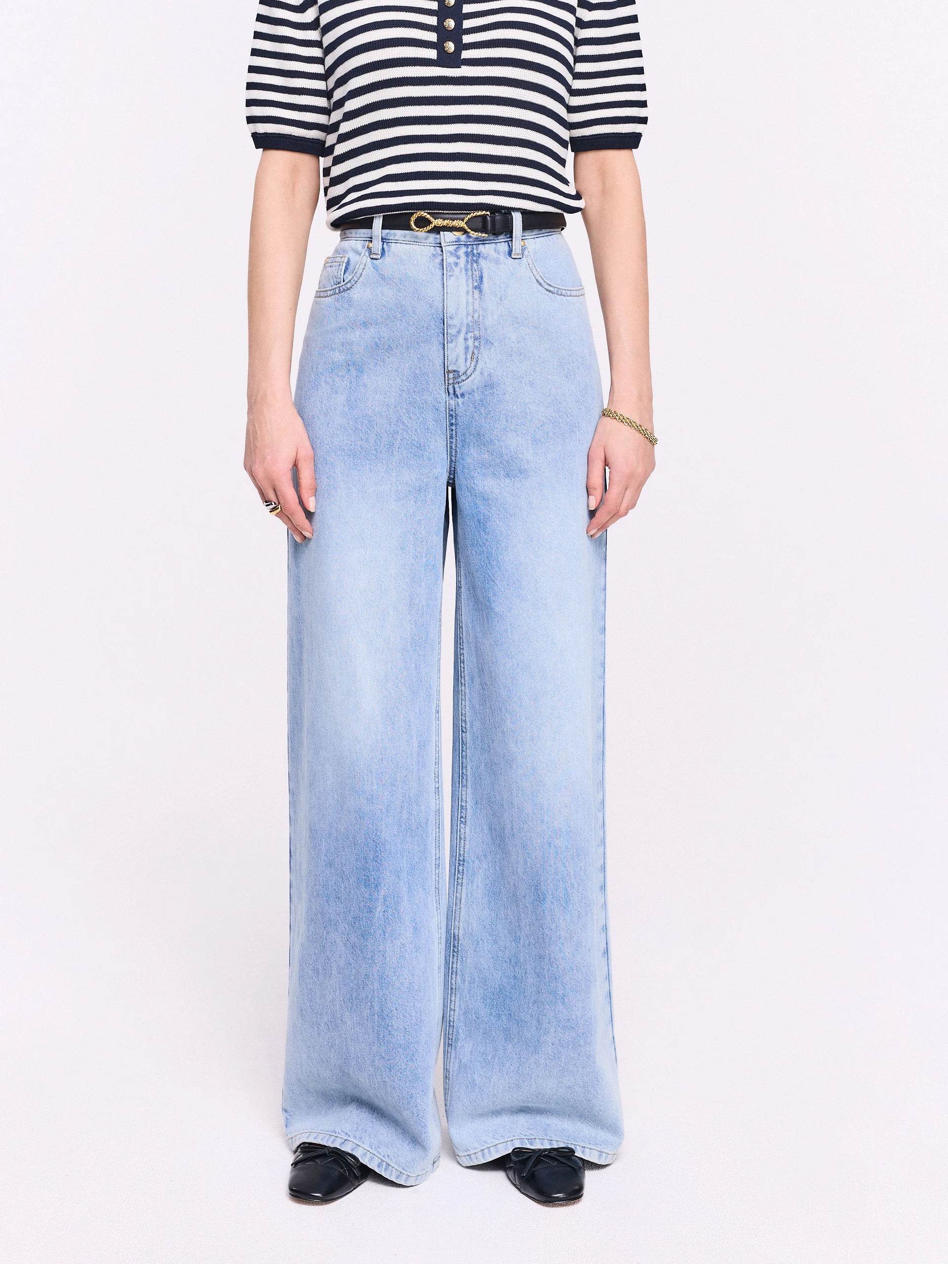 Jasne spodnie jeansowe o kroju wide leg