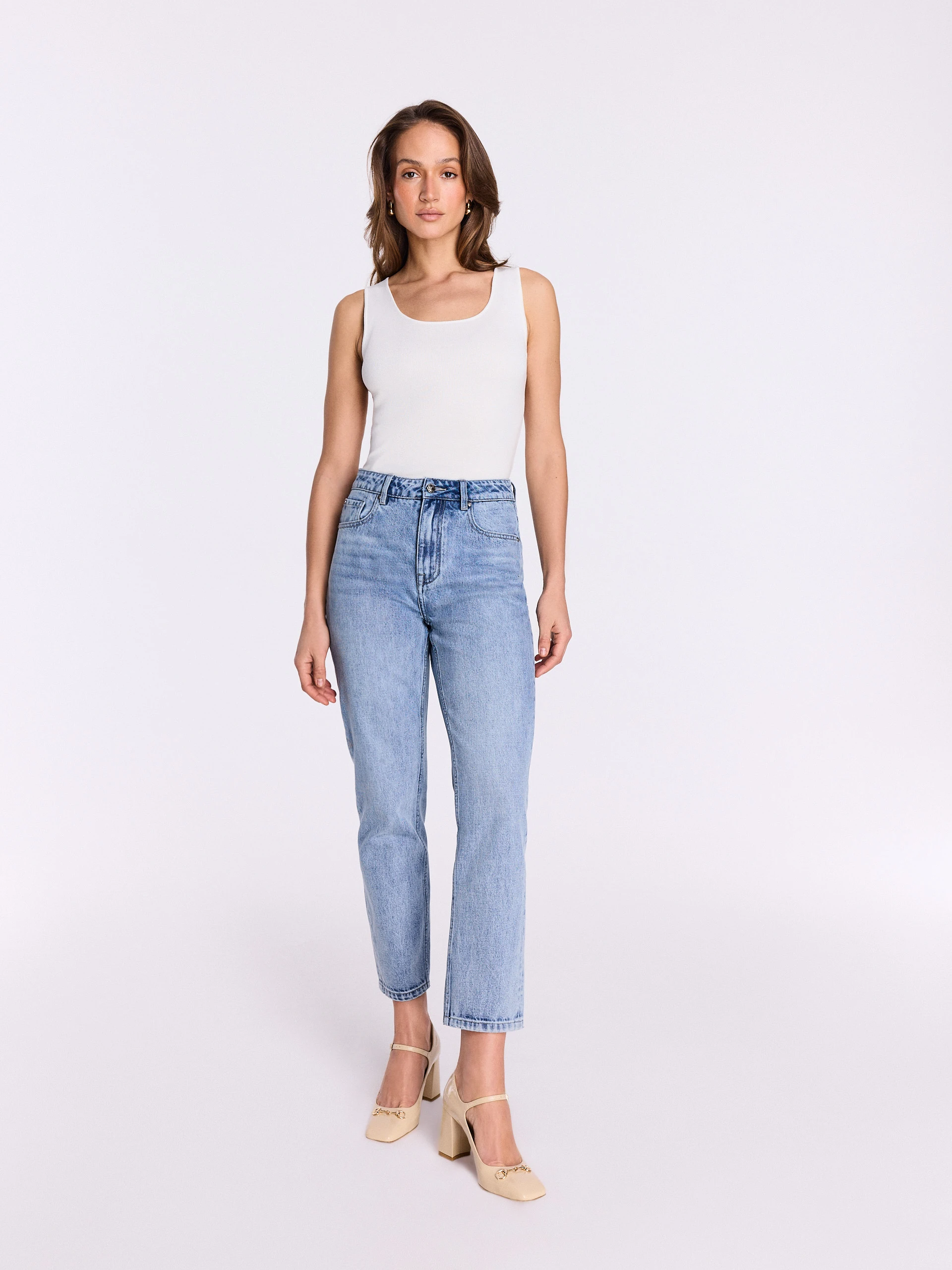 Spodnie jeansowe z wysokim stanem mom jeans