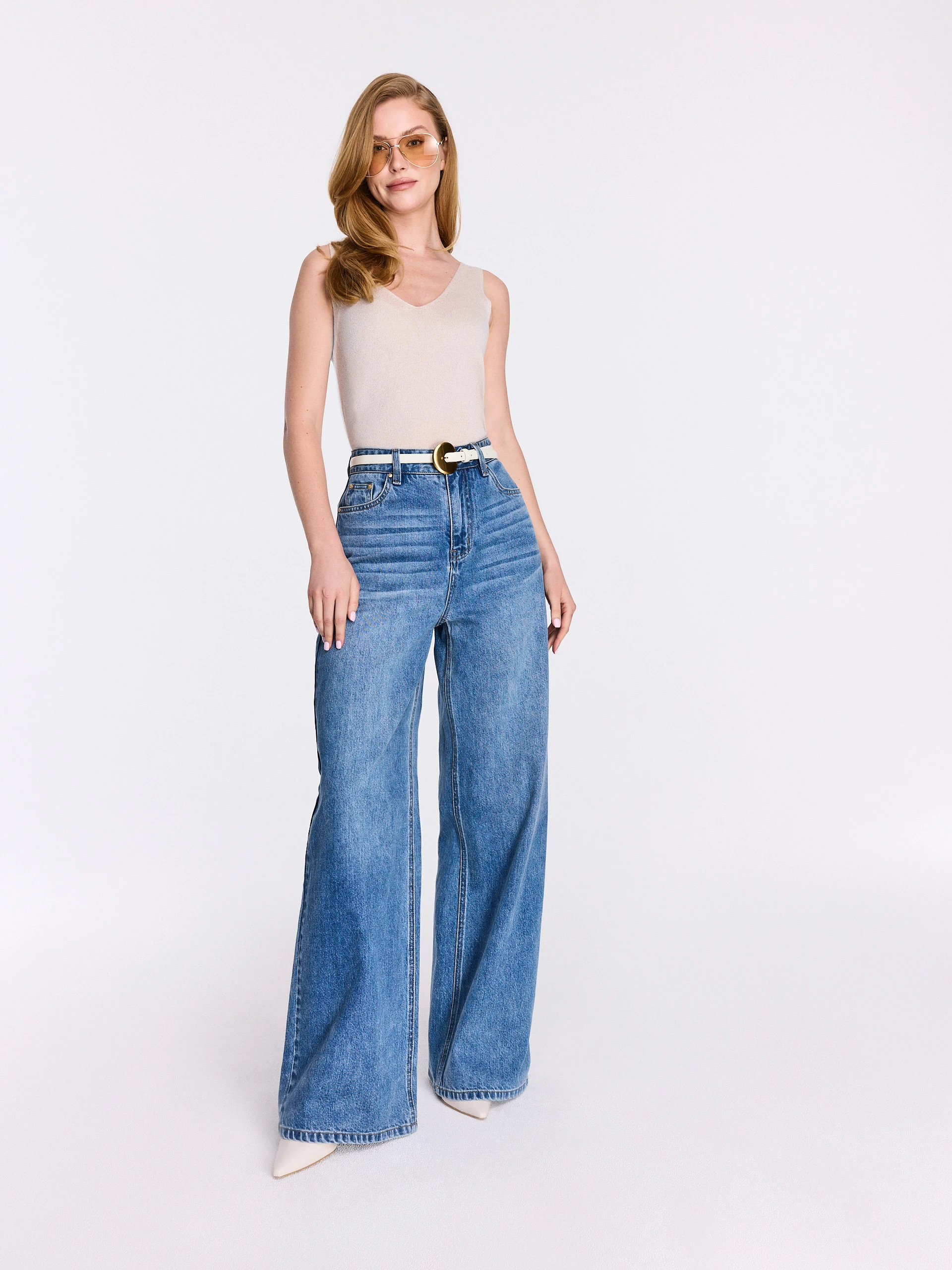 High-waisted wide-leg jeans