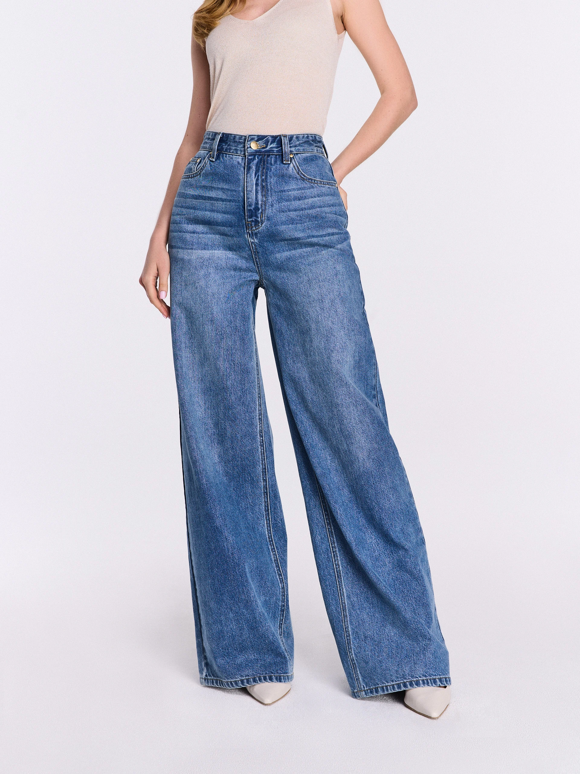 High-waisted wide-leg jeans