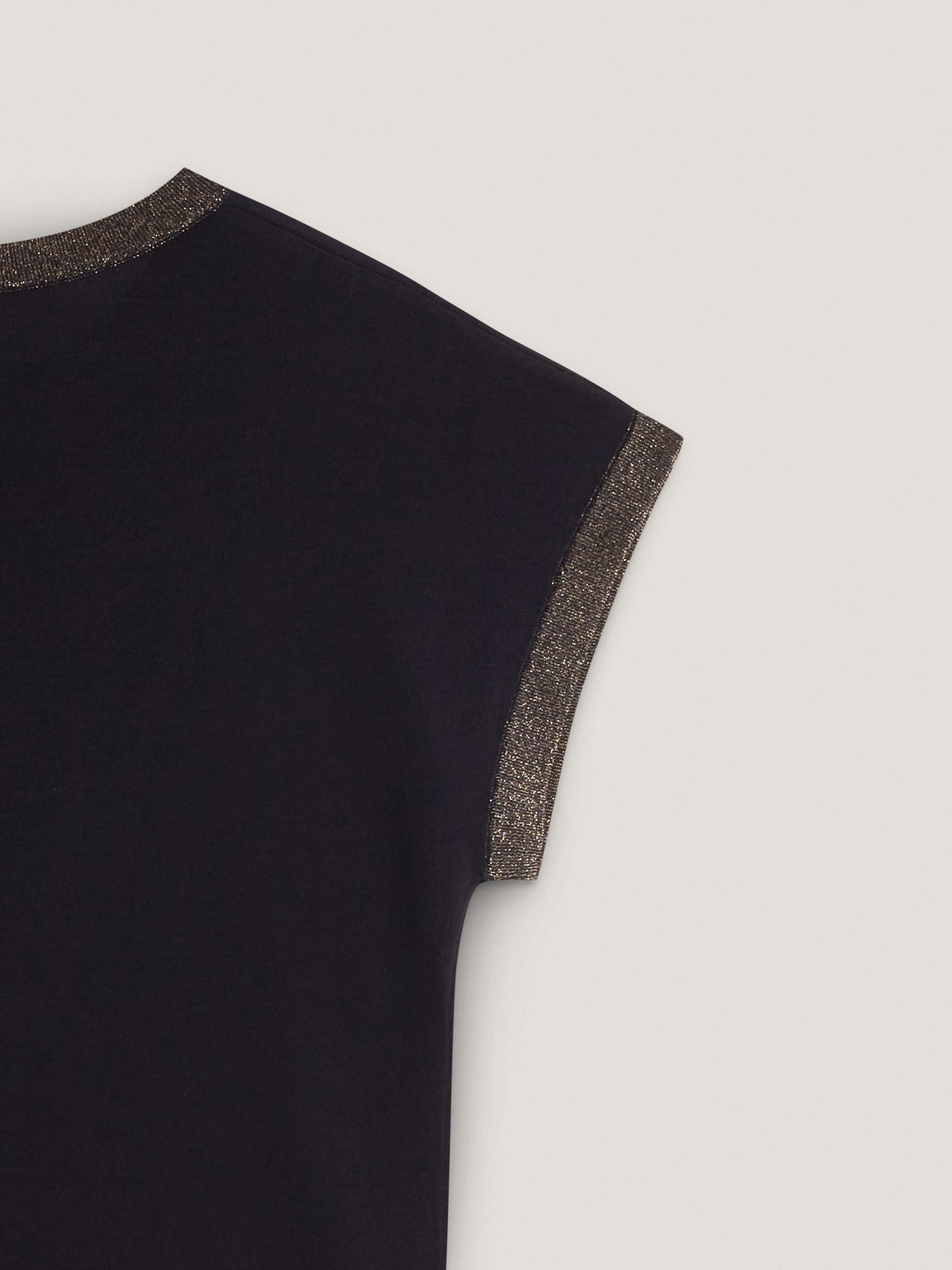 Navy blue short-sleeved jumper