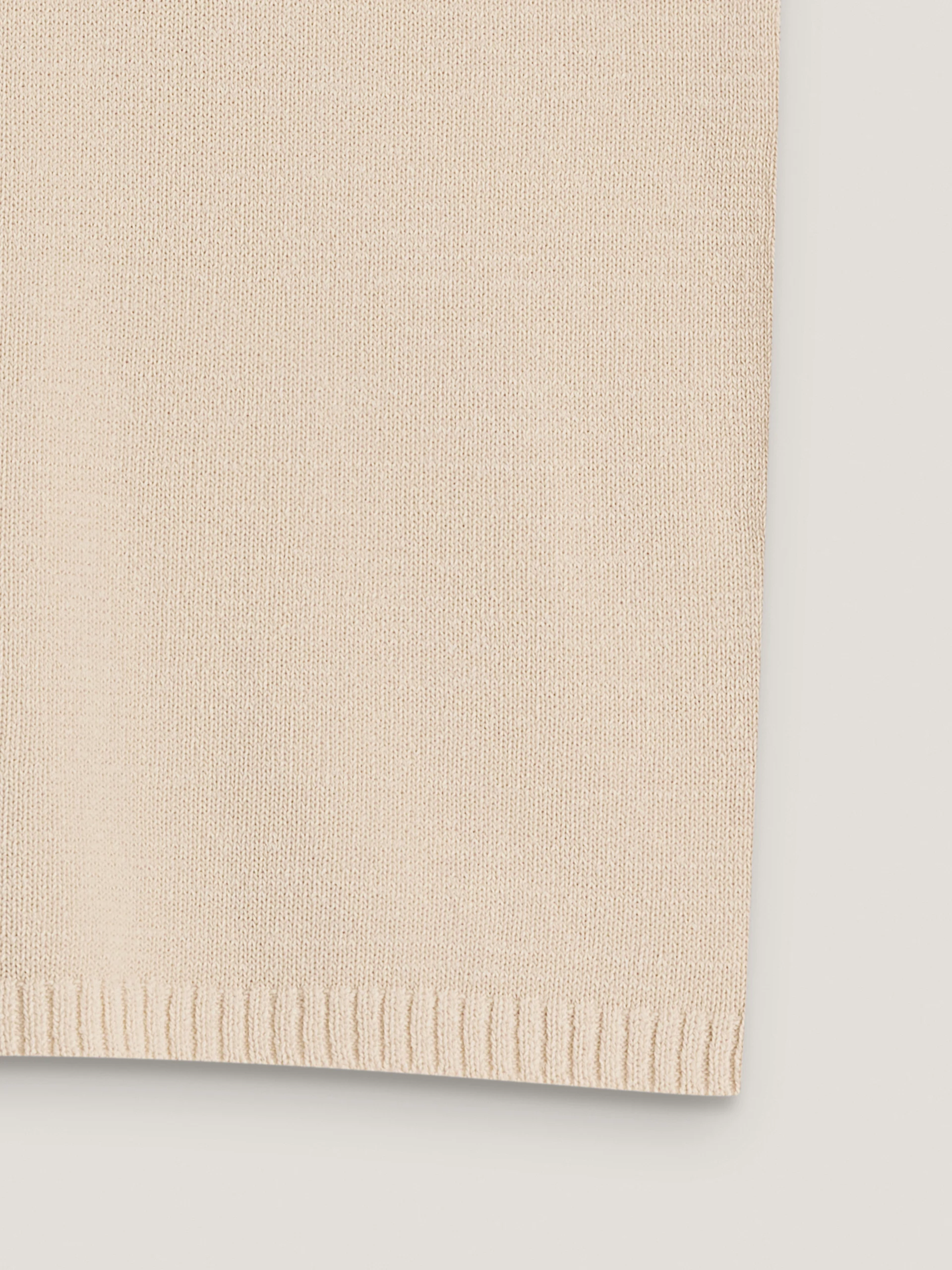 Knitted top made from linen and cotton