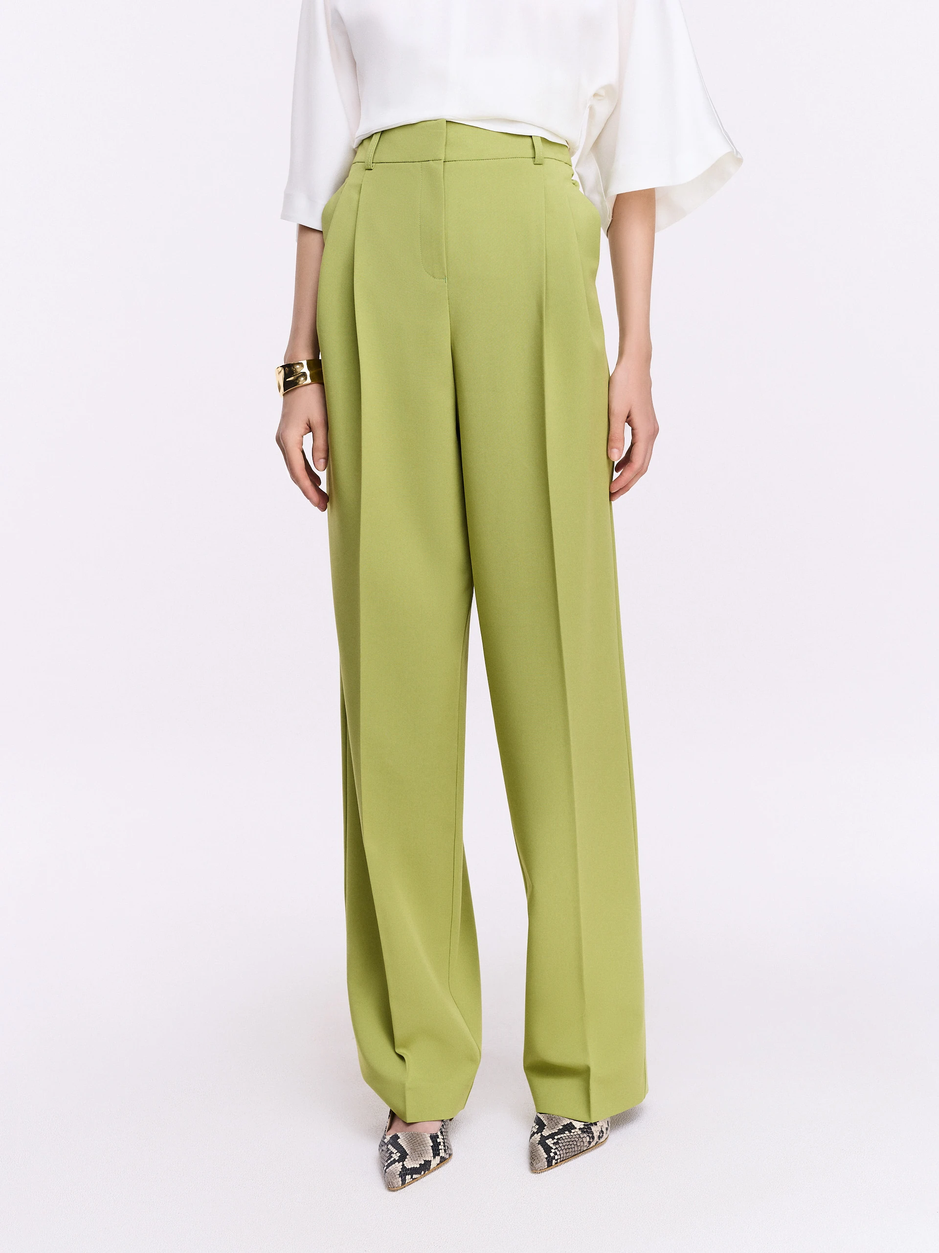 Green cigarette pants