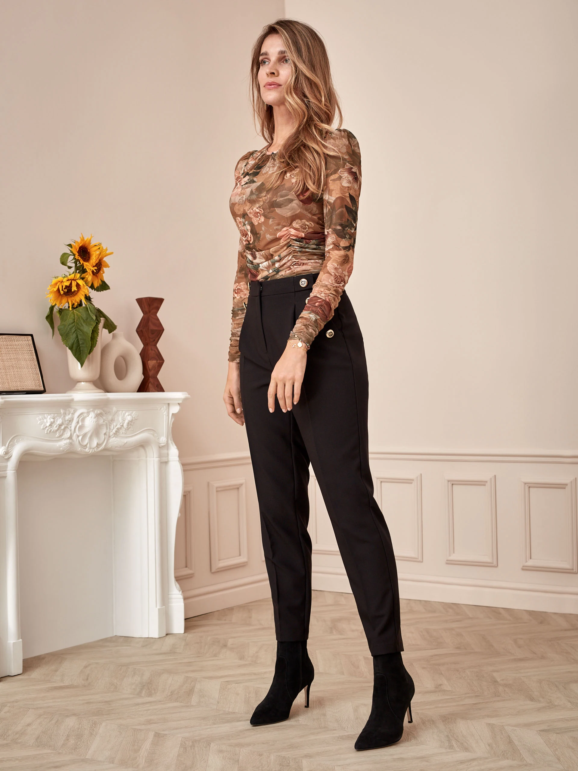 ROMANTIC BLOUSE WITH PLEATS