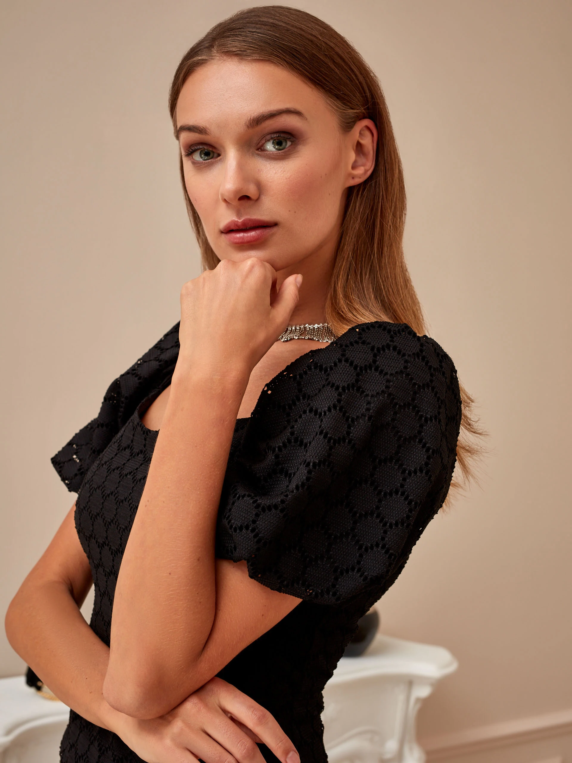 FITTED LACE DRESS