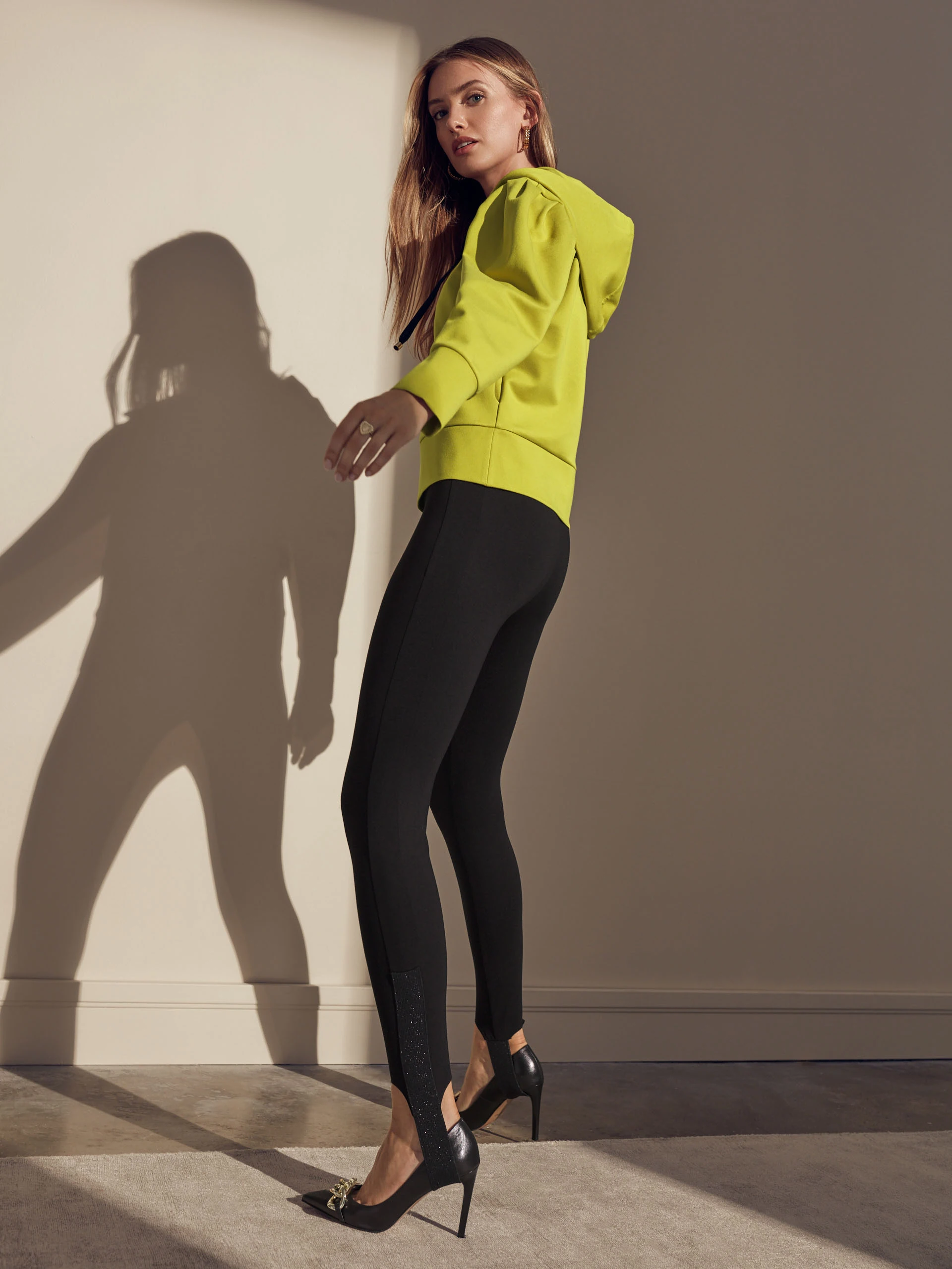 Elastic stirrup trousers