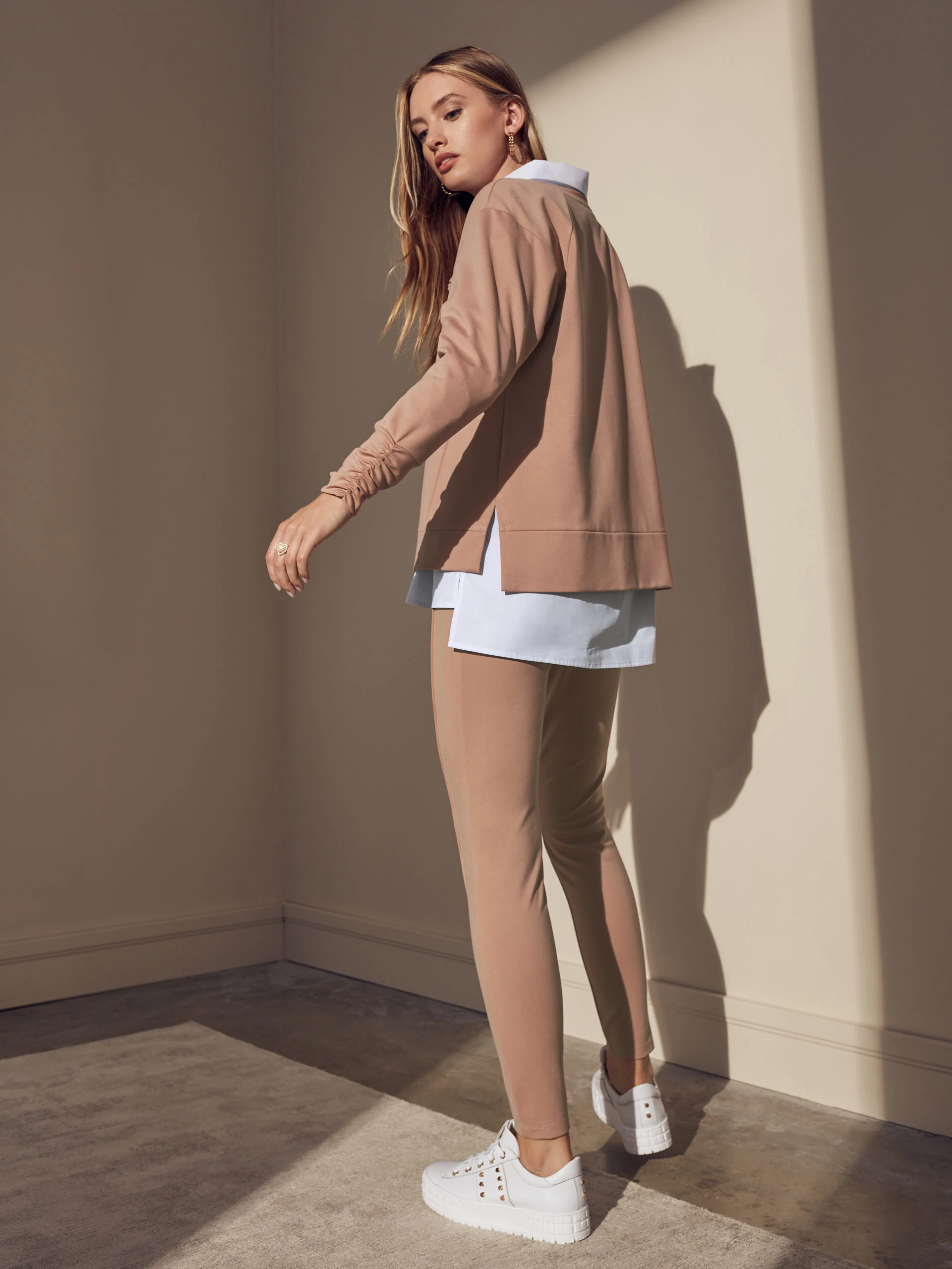 Camel jeggings with elastic band
