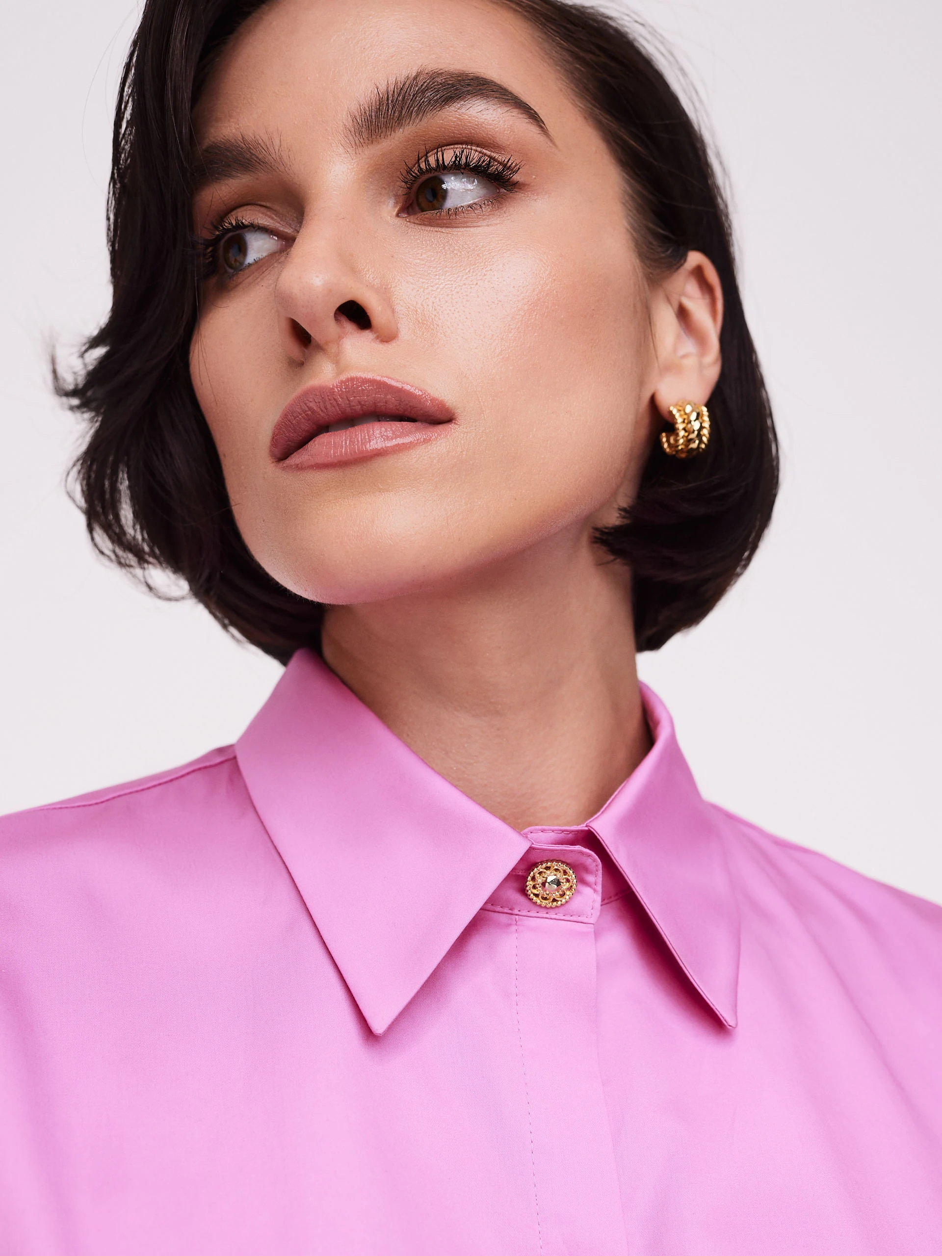 Classic cotton shirt in pink color