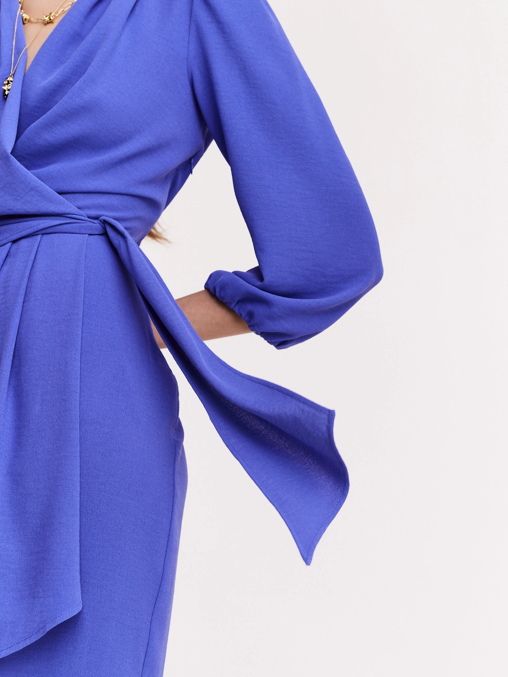 Cornflower short dress with envelope neckline